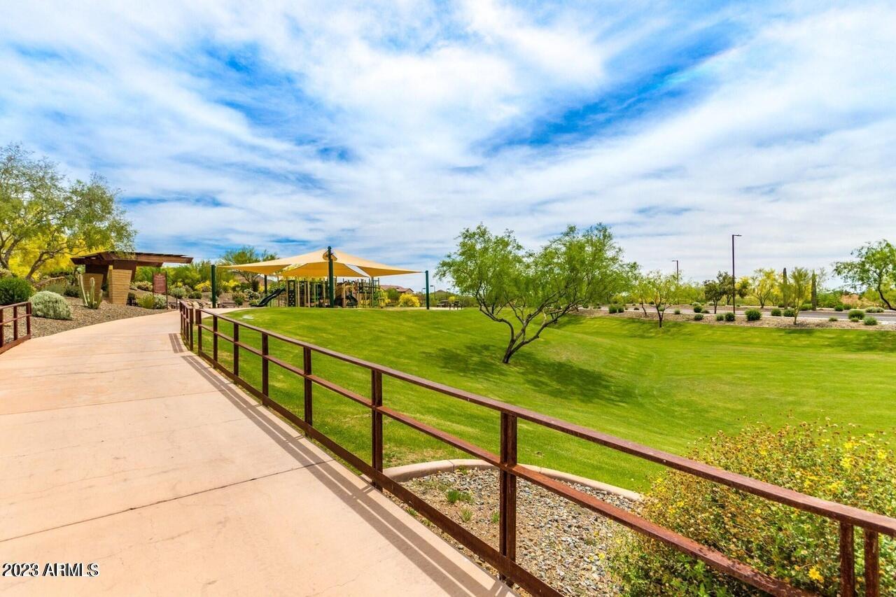 1735 W DESPERADO Way