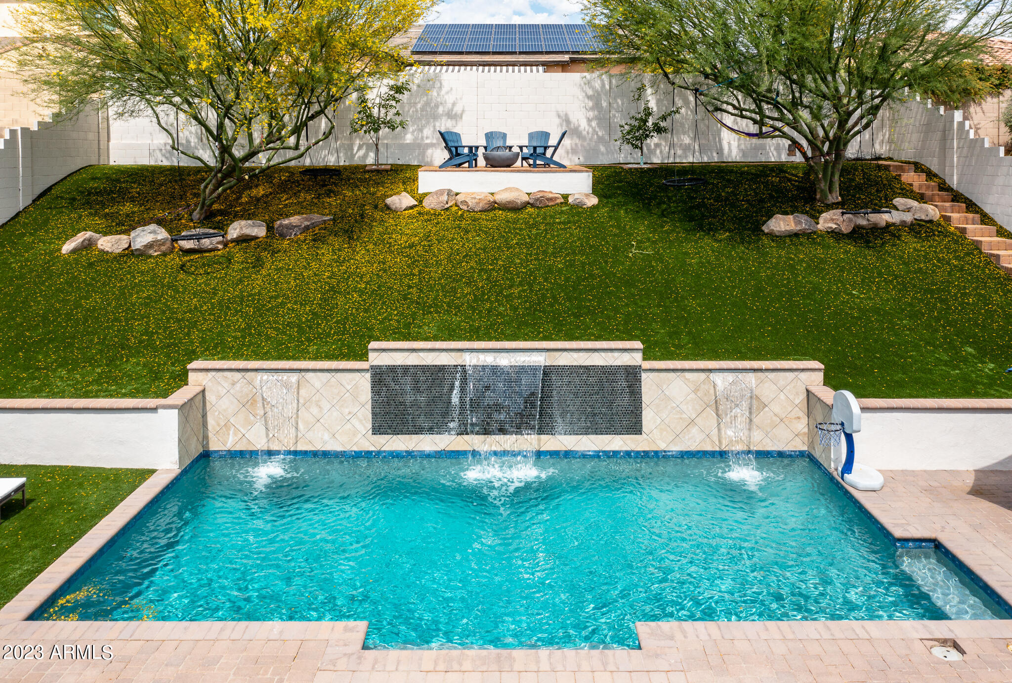 4446 N GOLF Drive