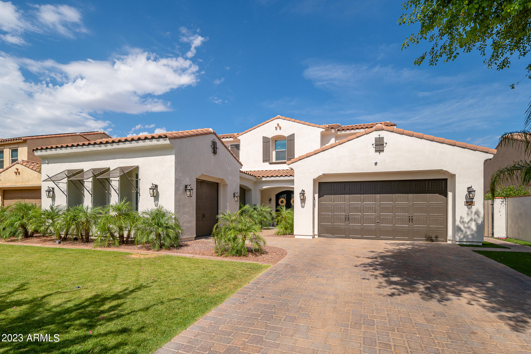 4446 N GOLF Drive