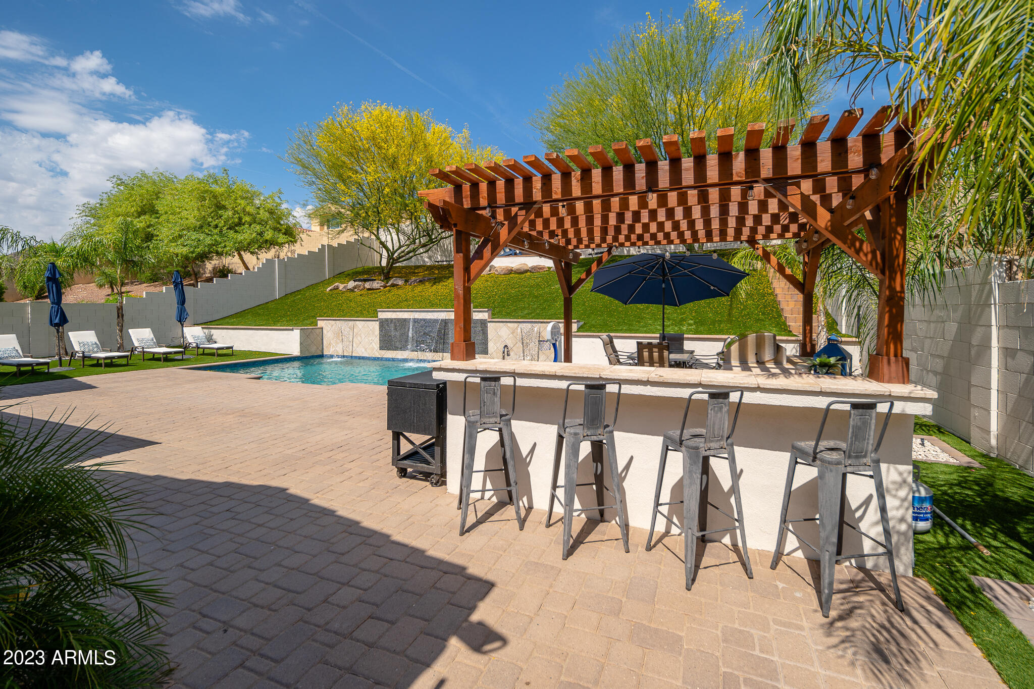 4446 N GOLF Drive