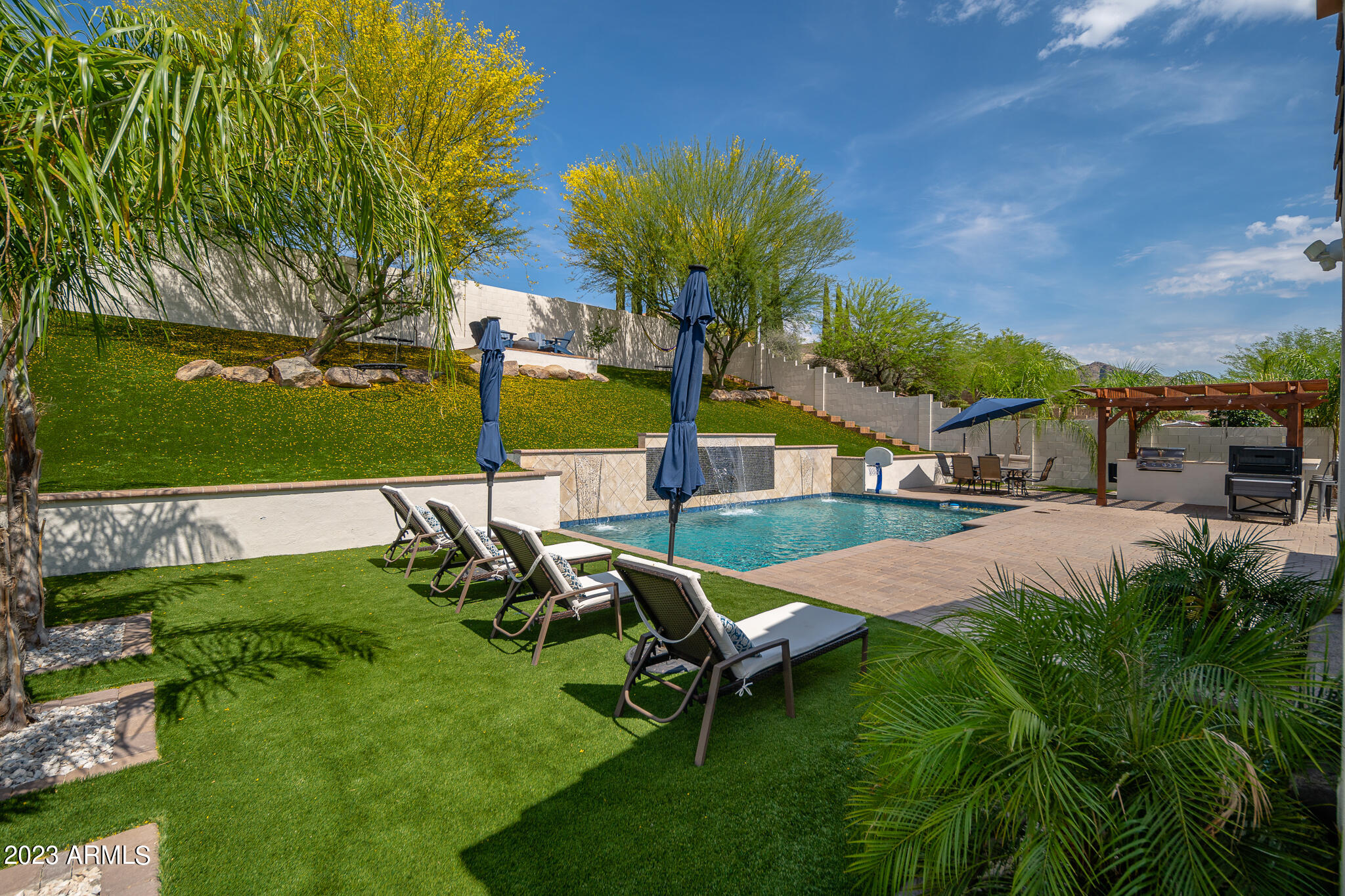 4446 N GOLF Drive
