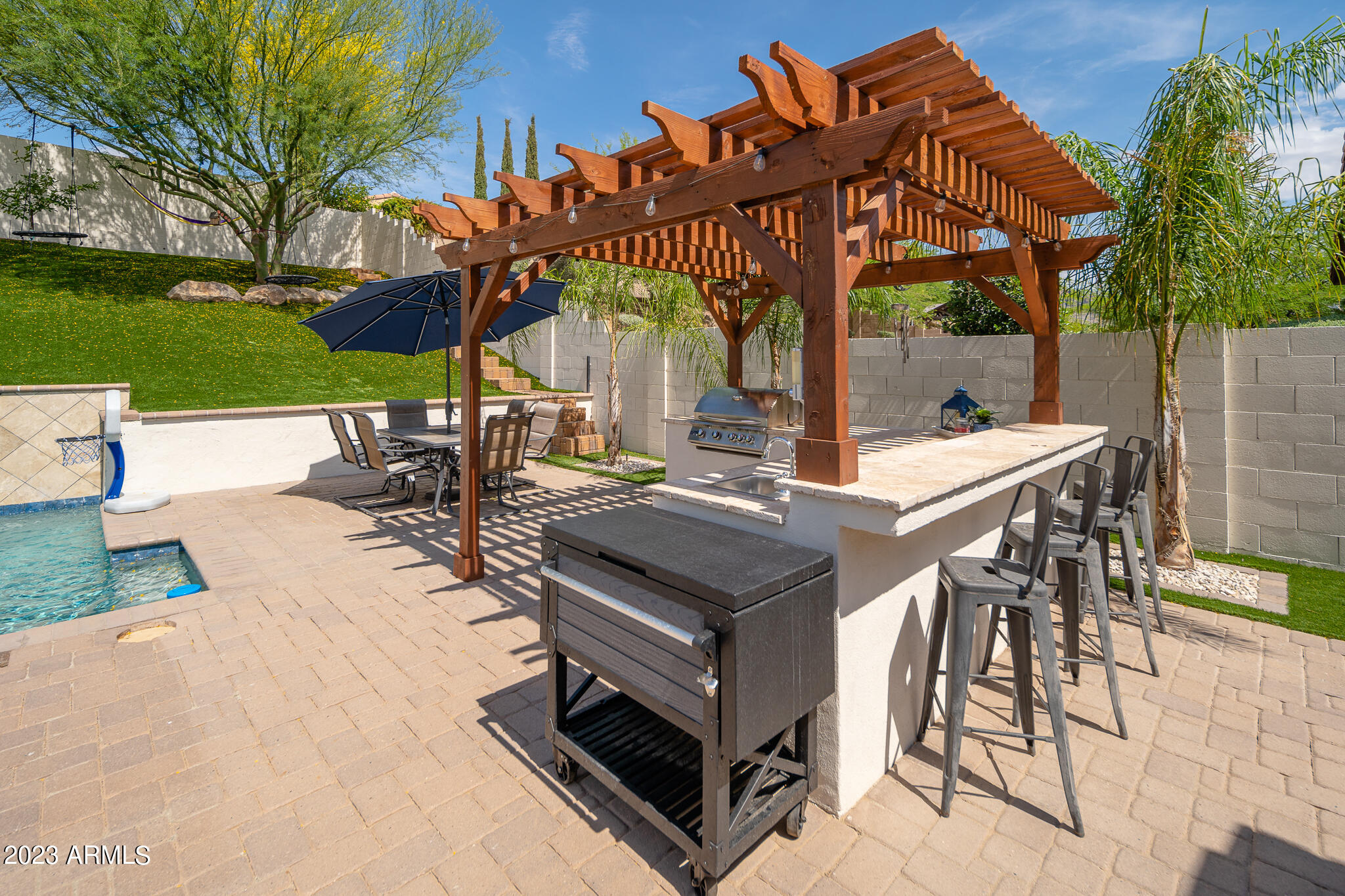 4446 N GOLF Drive