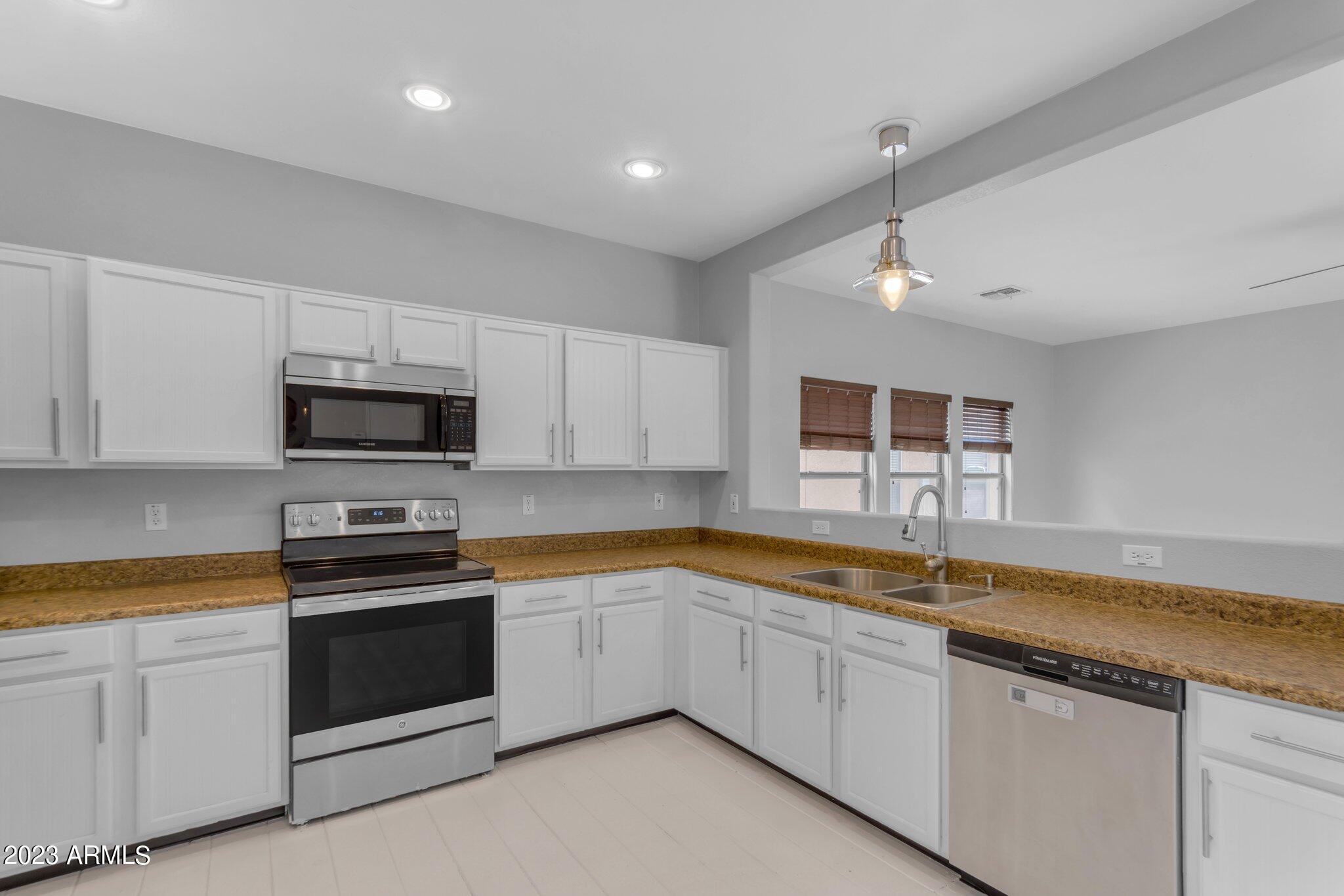 21127 E AVENIDA DEL VALLE Court
