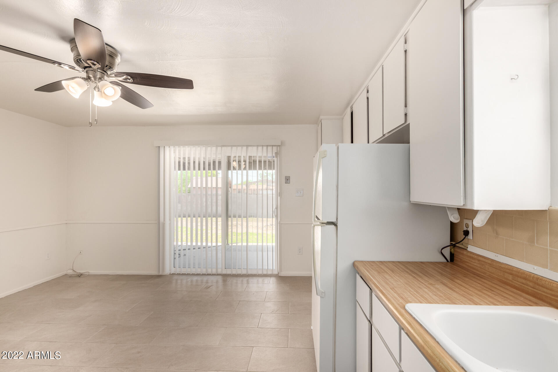 1407 E EL CAMINO Drive
