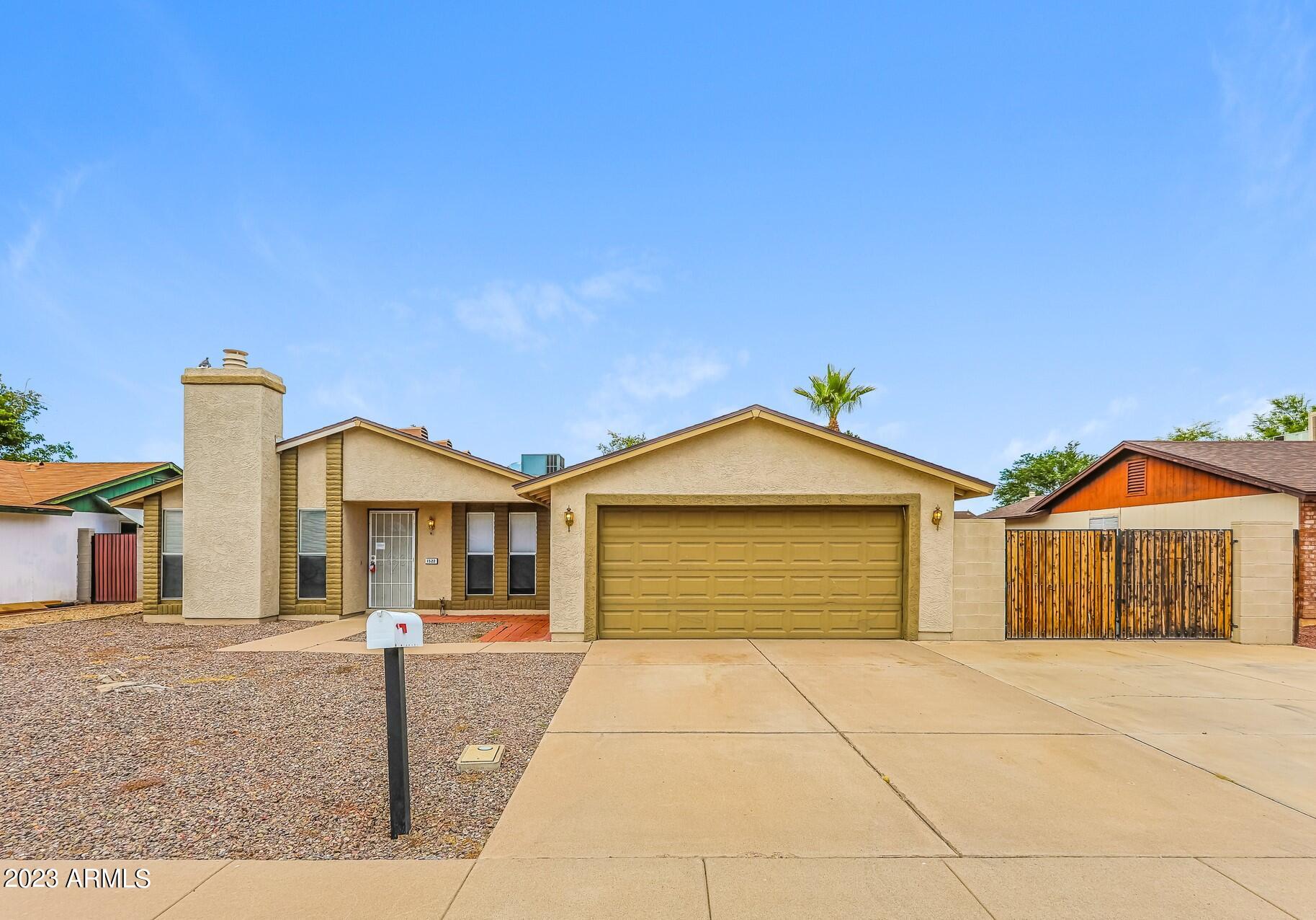 1522 W EL MONTE Place