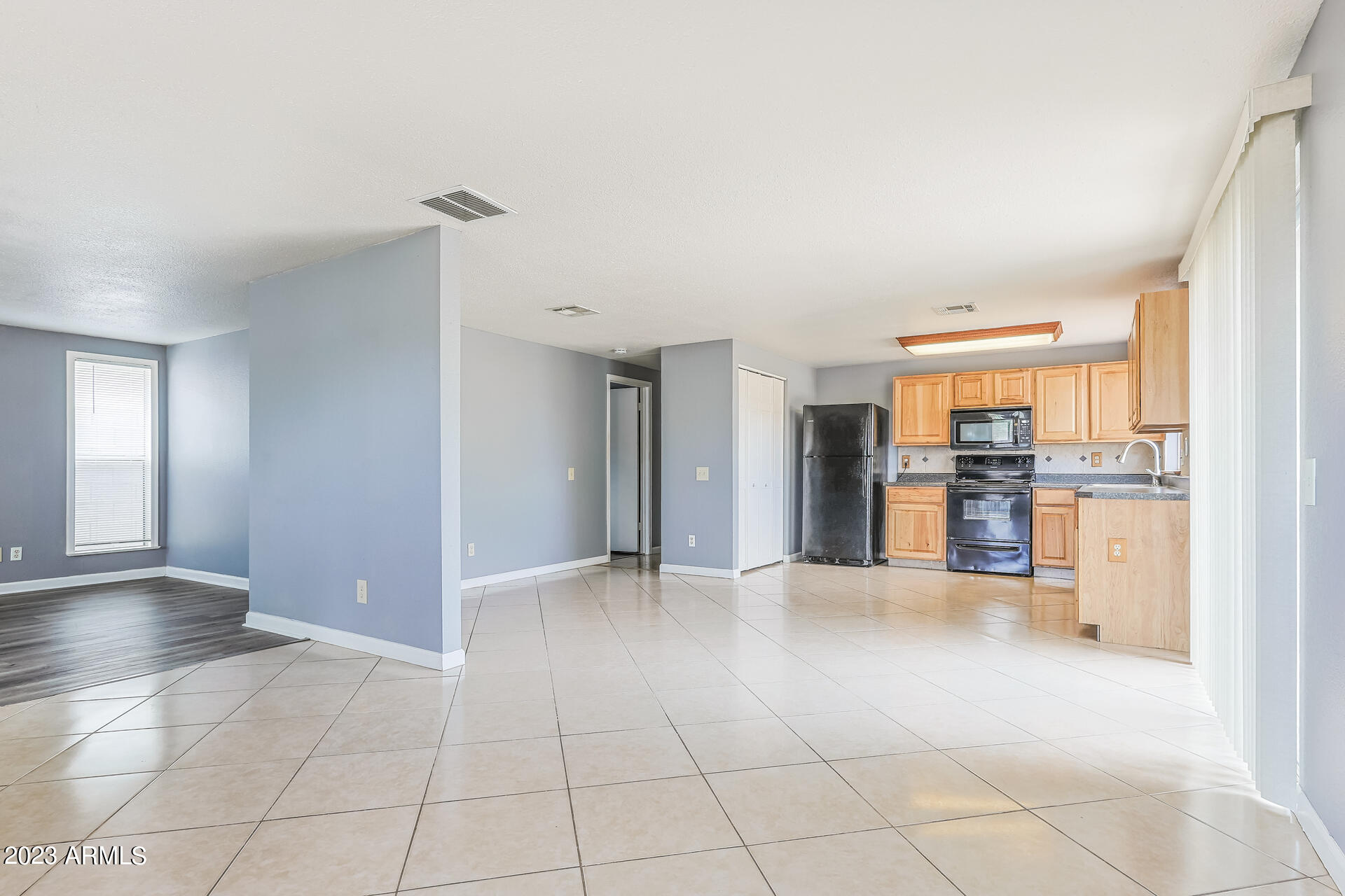 1522 W EL MONTE Place