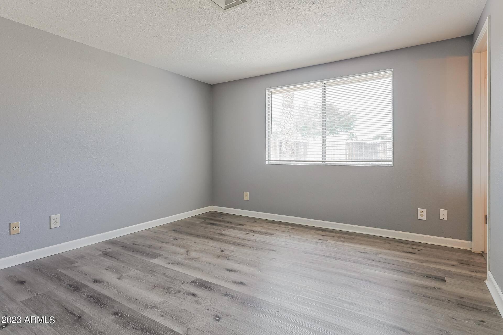 1522 W EL MONTE Place