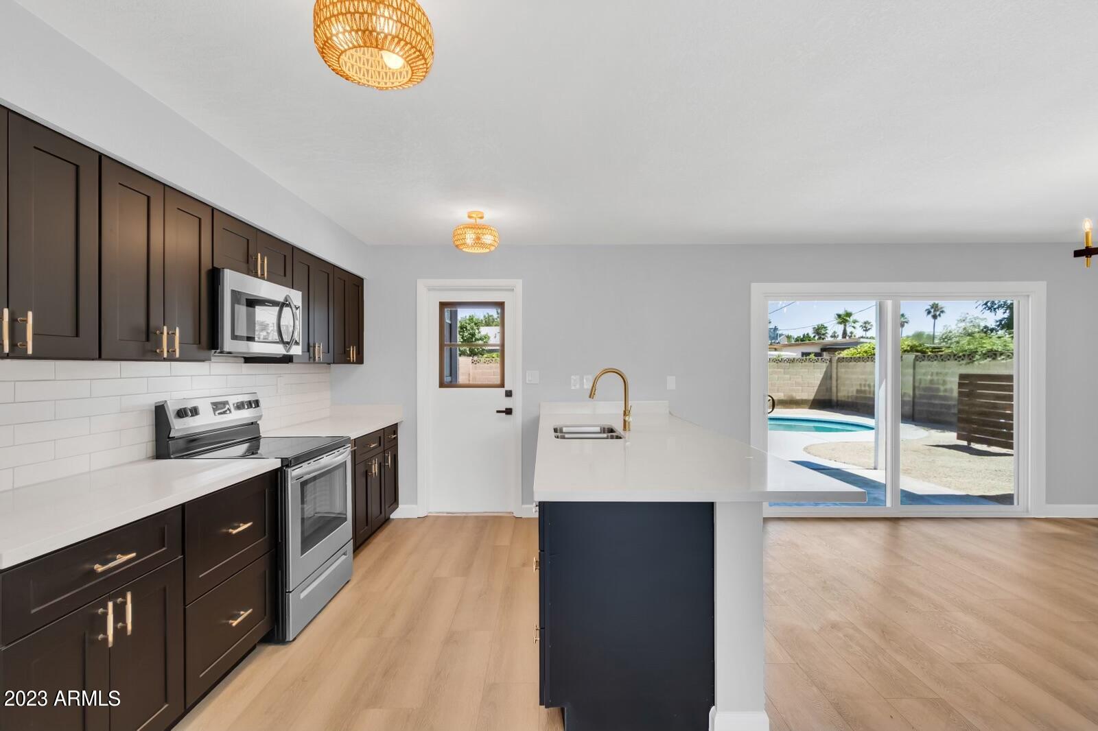 1264 E CAMPUS Drive
