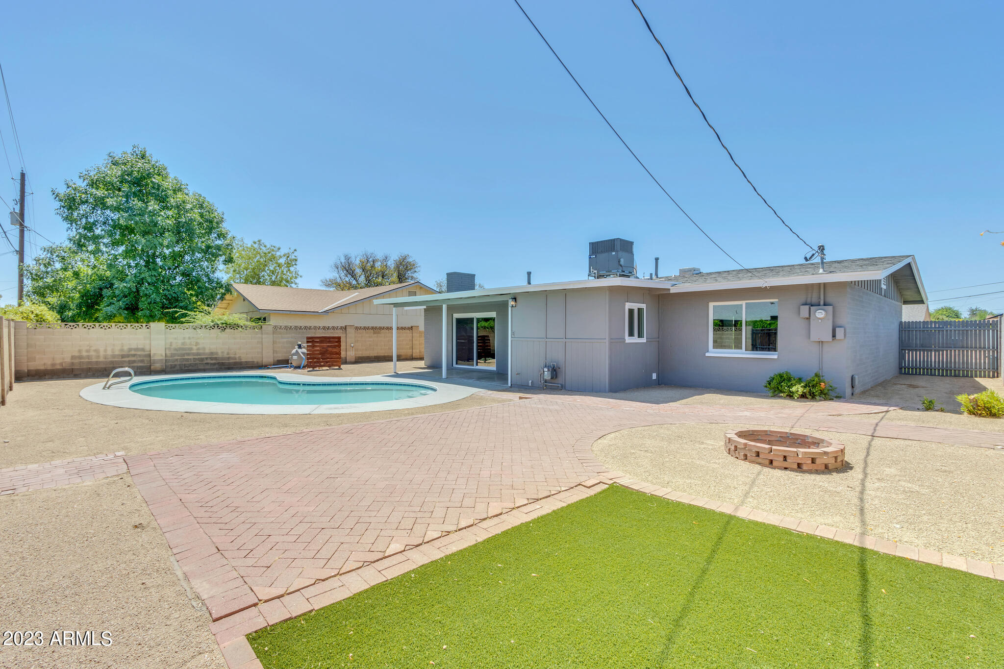 1264 E CAMPUS Drive
