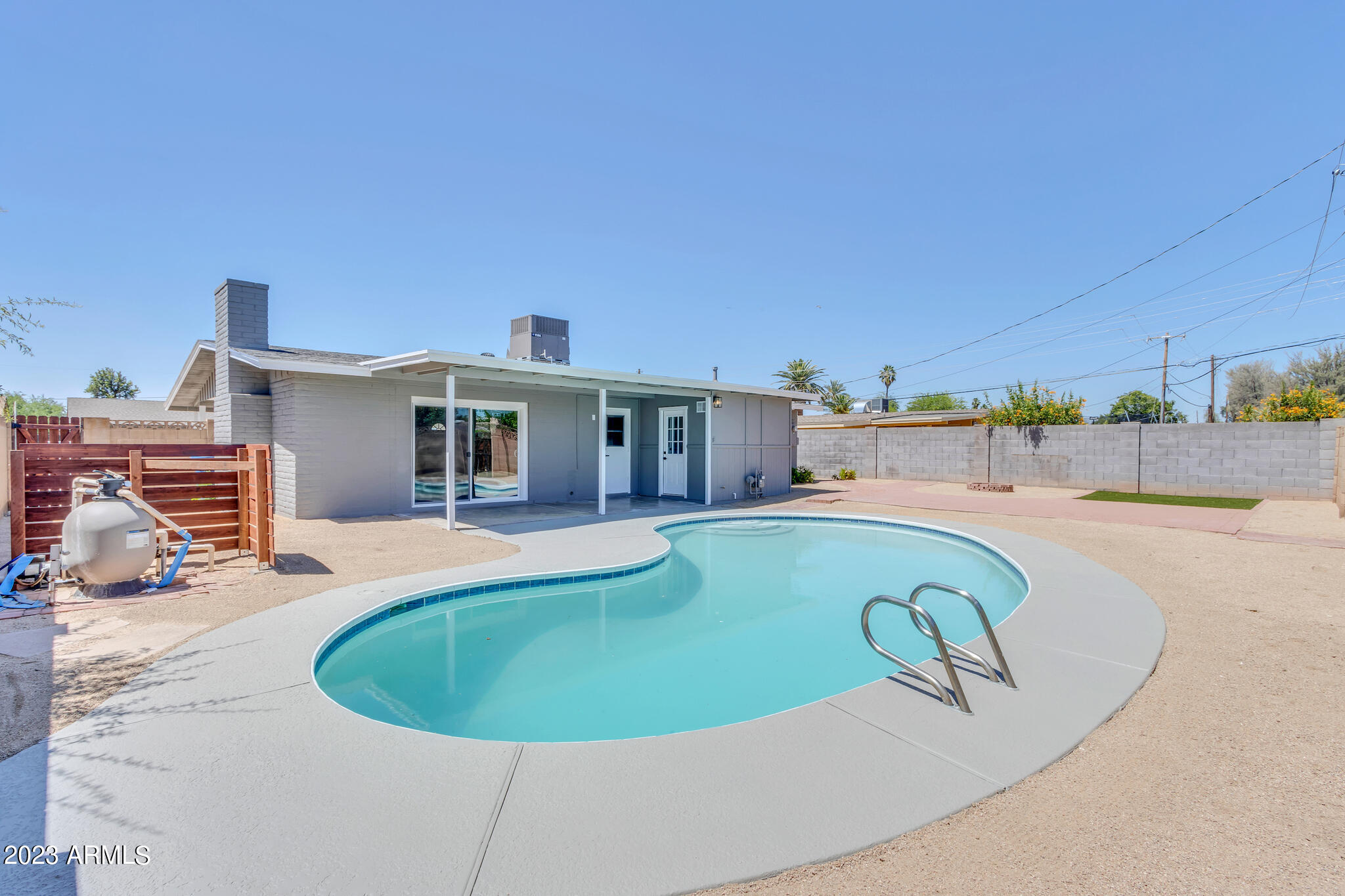 1264 E CAMPUS Drive