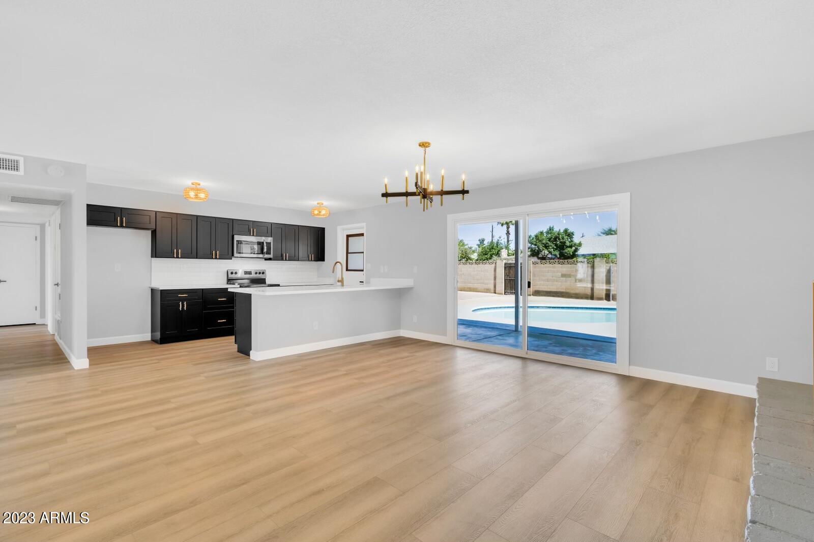 1264 E CAMPUS Drive
