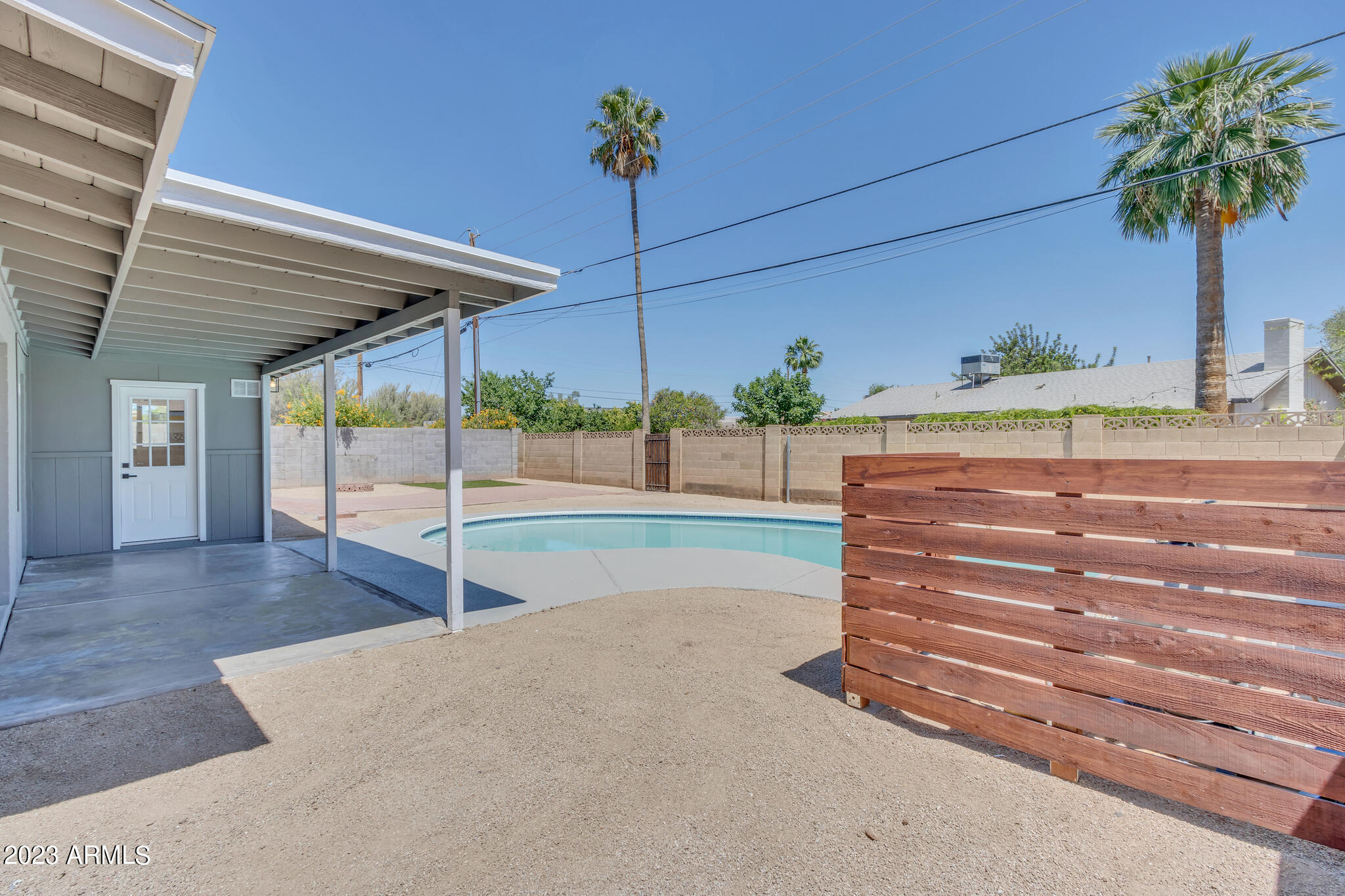 1264 E CAMPUS Drive