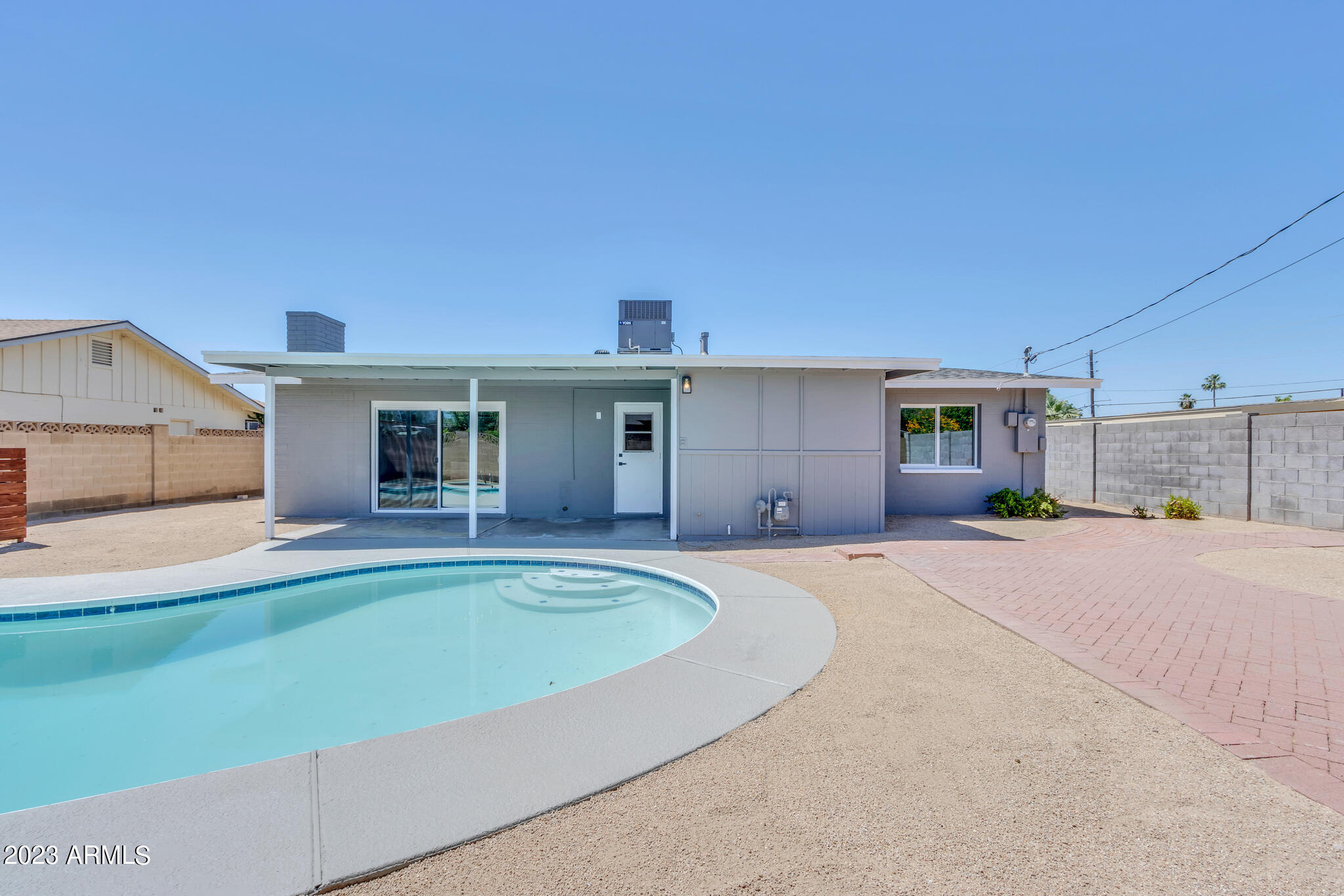 1264 E CAMPUS Drive