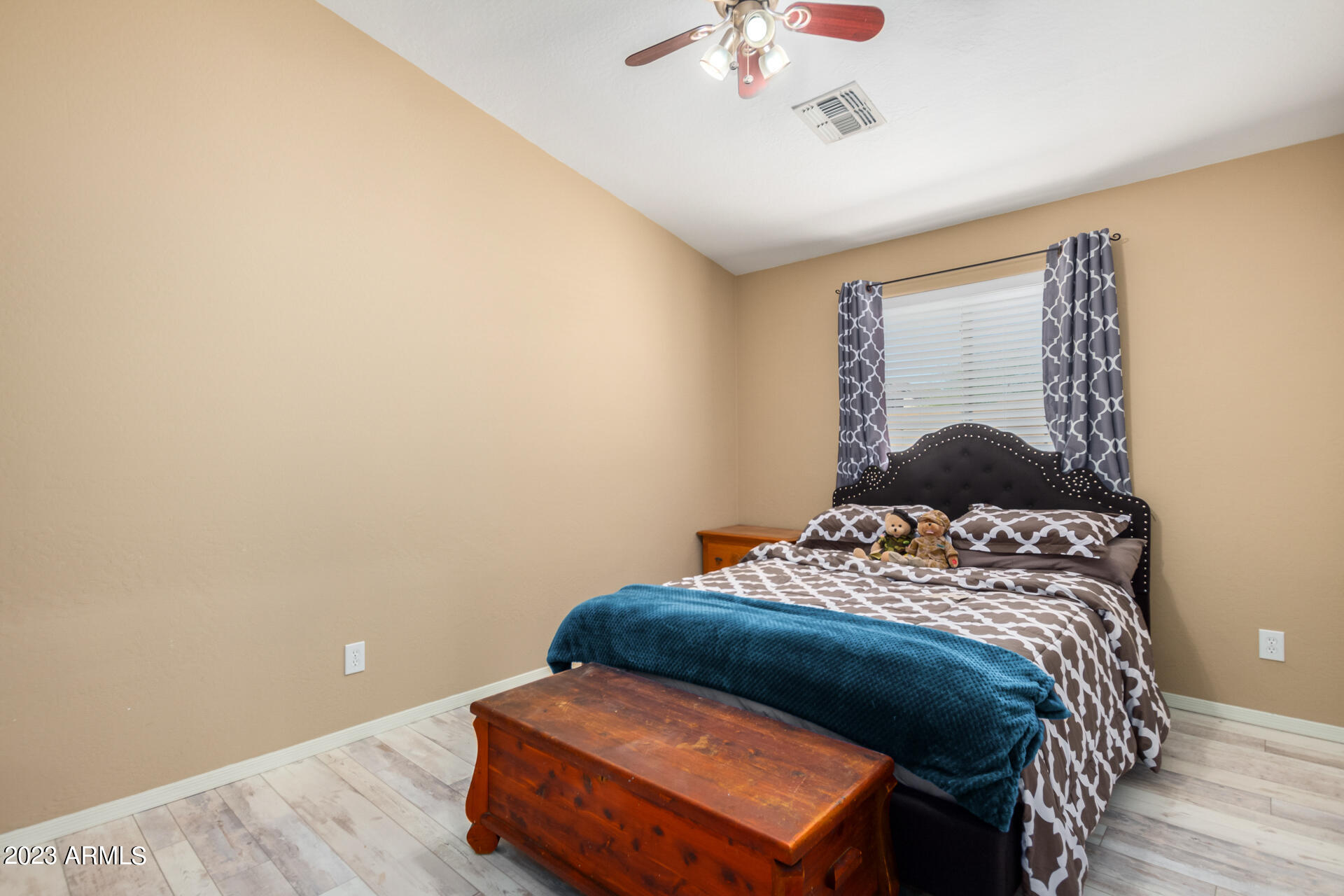12509 W WINSLOW Avenue
