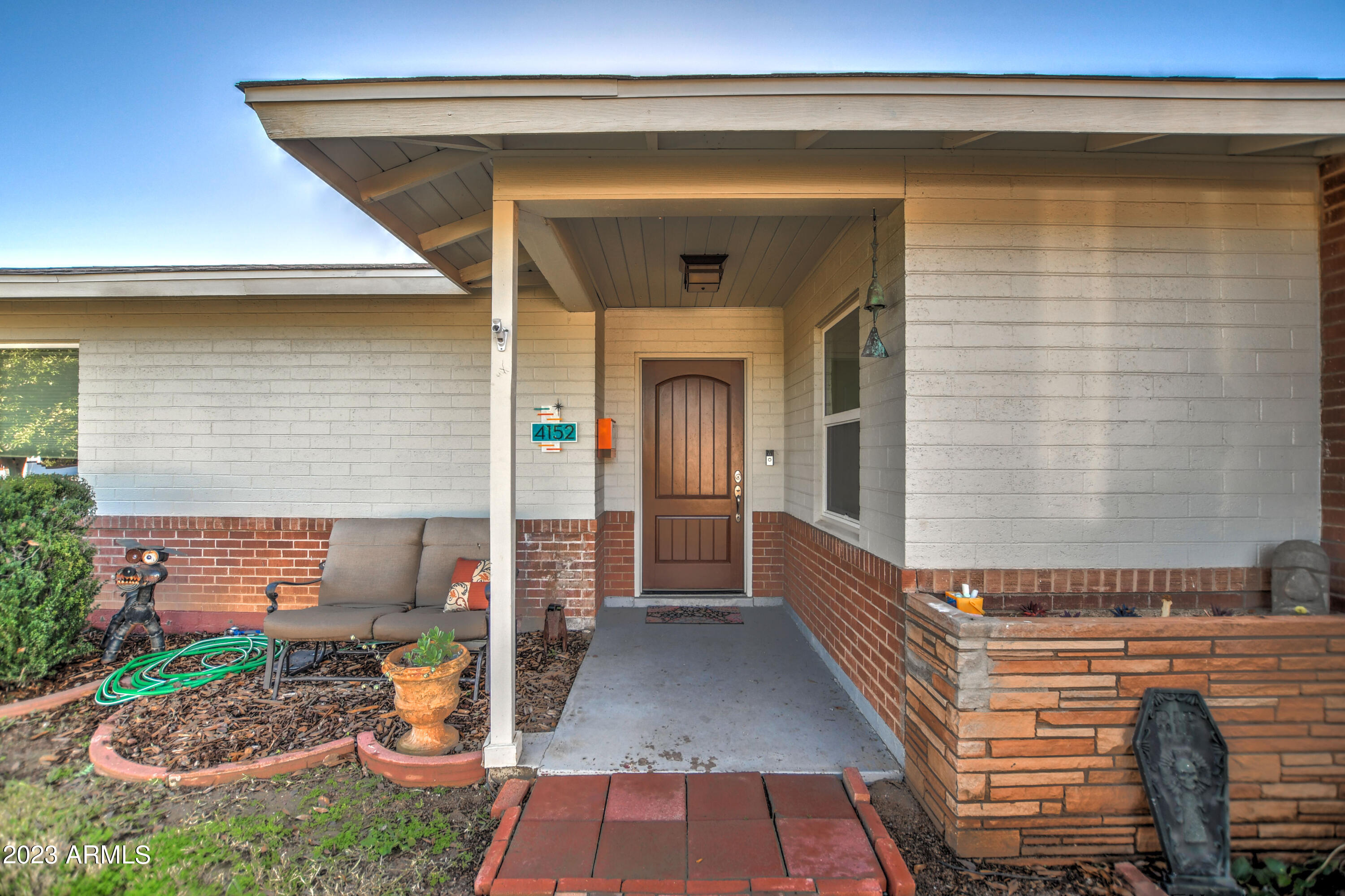 4152 N 4TH Avenue