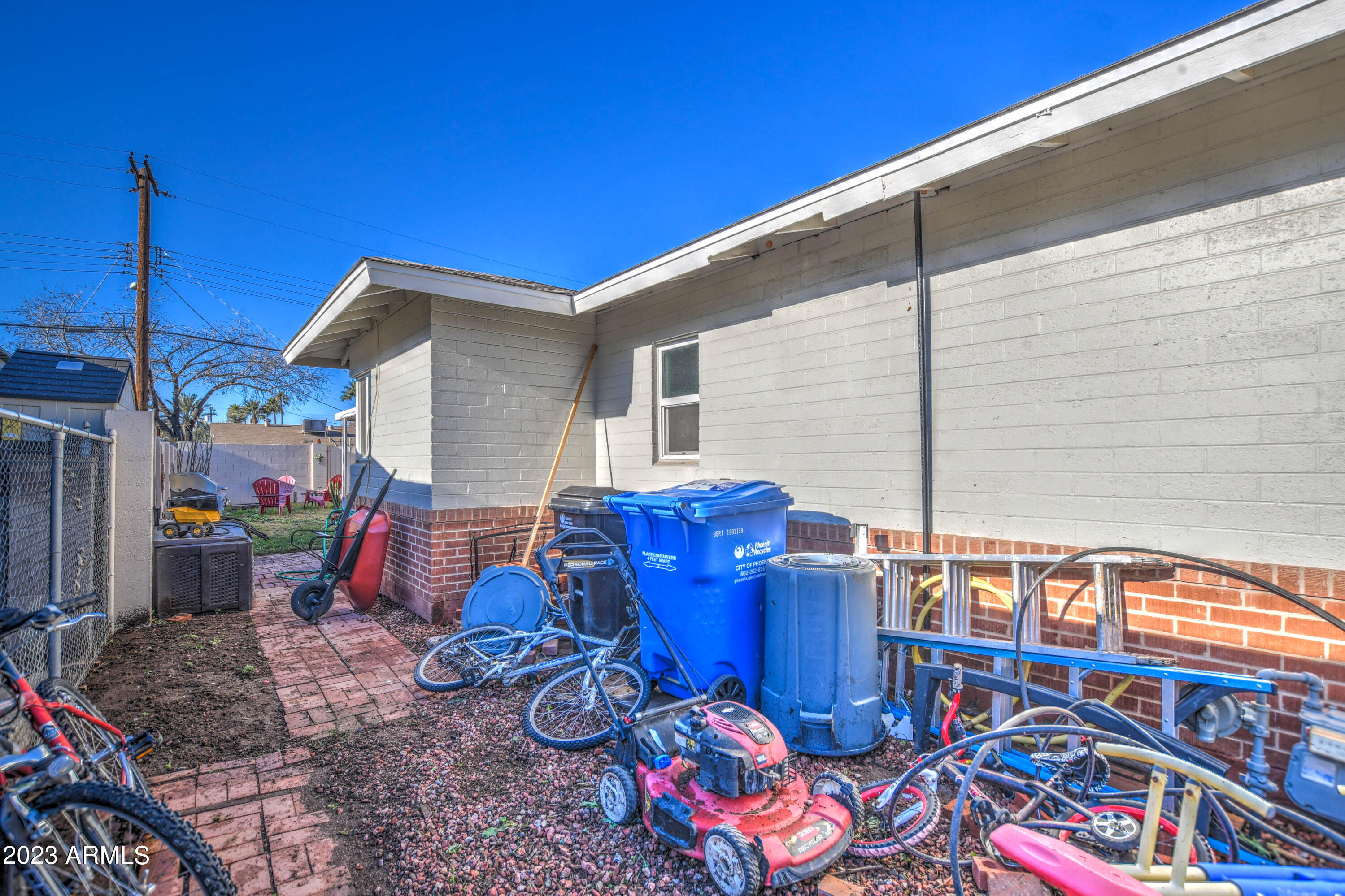 4152 N 4TH Avenue