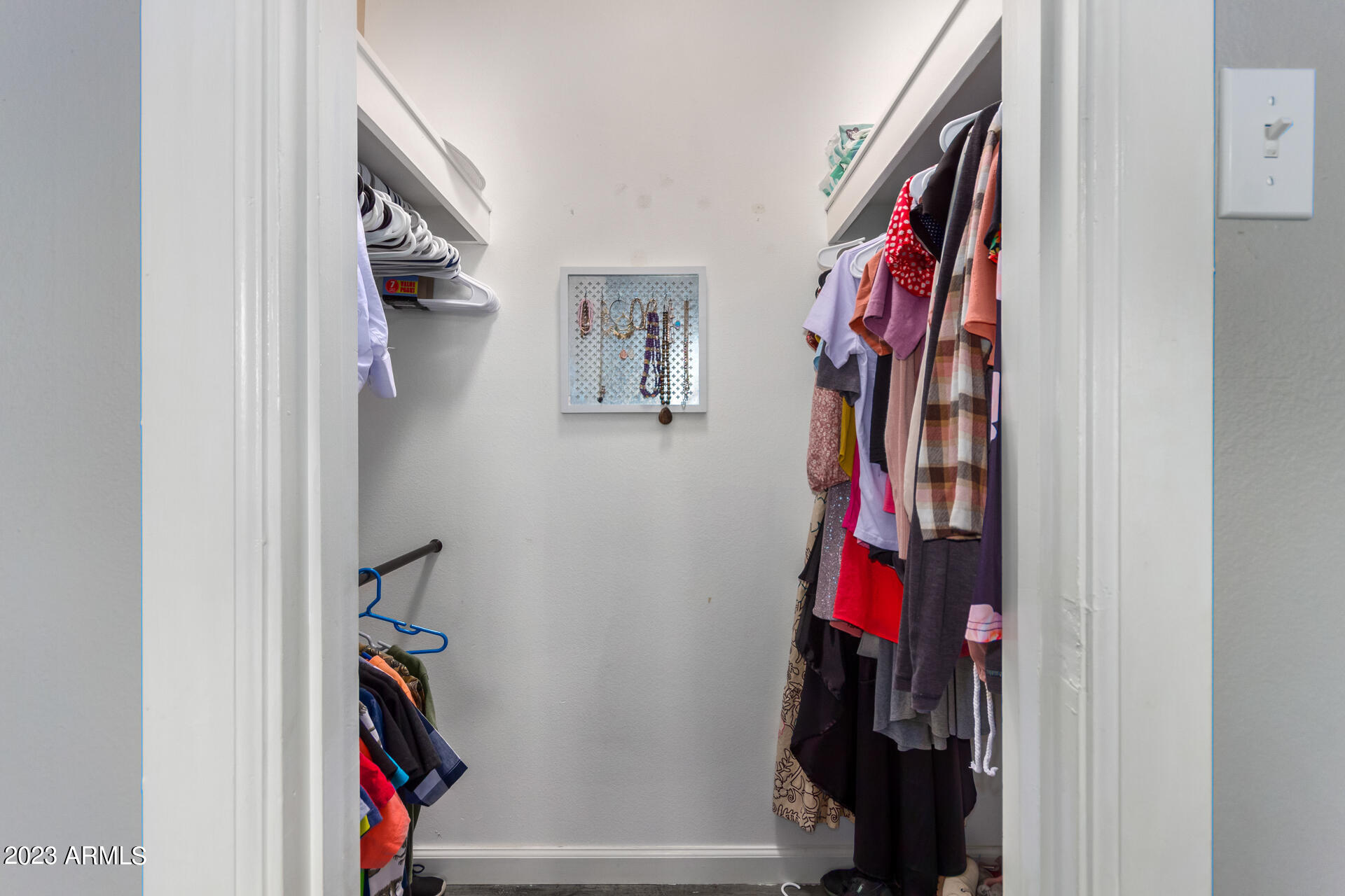 6259 W WOLF Street