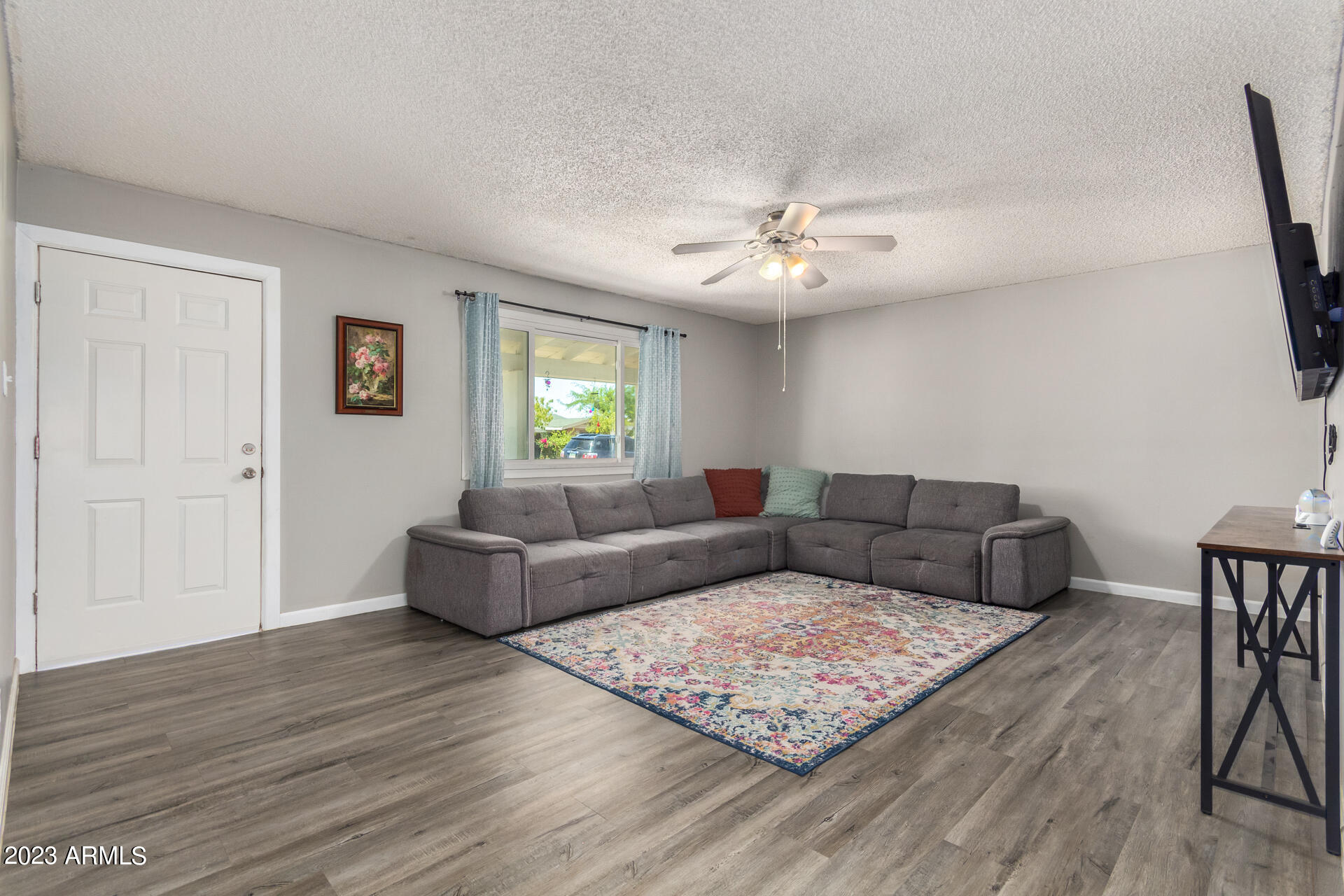 6259 W WOLF Street