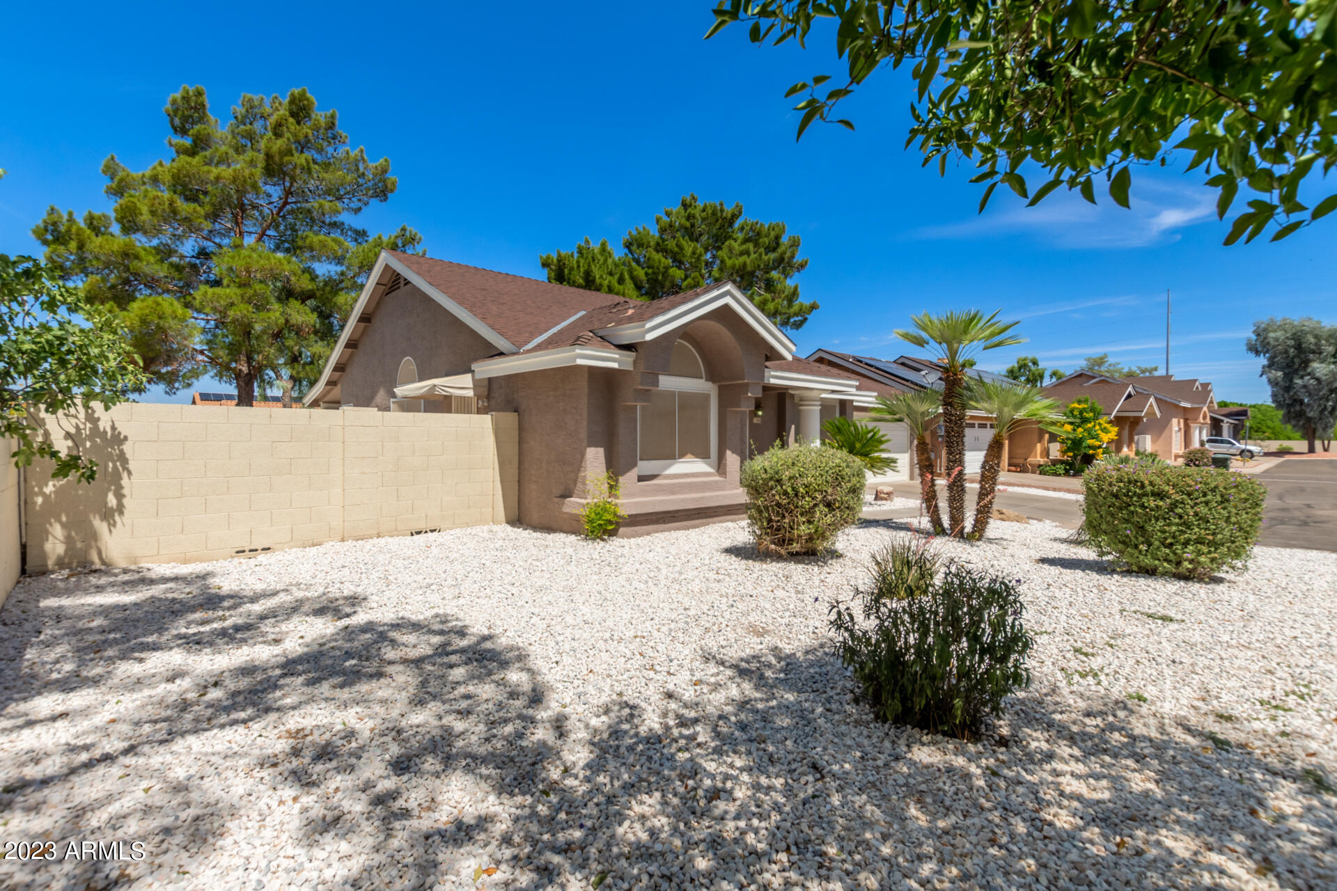 905 E ANNETTE Drive