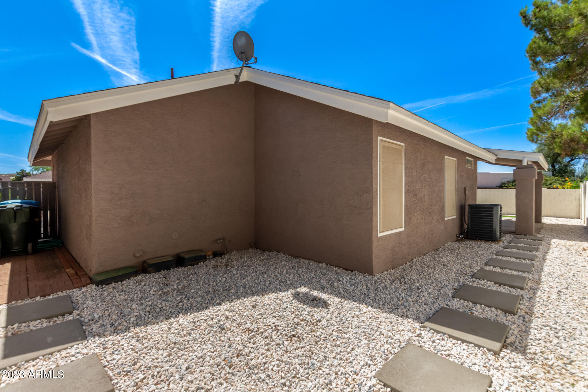 905 E ANNETTE Drive