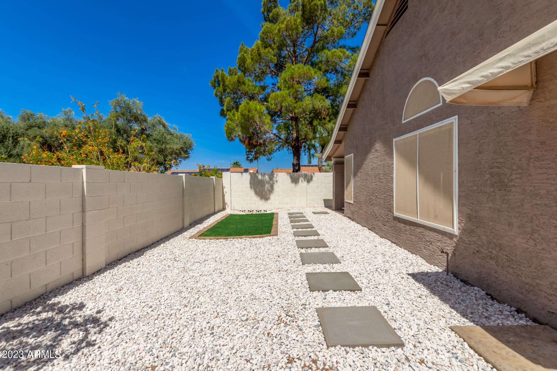 905 E ANNETTE Drive