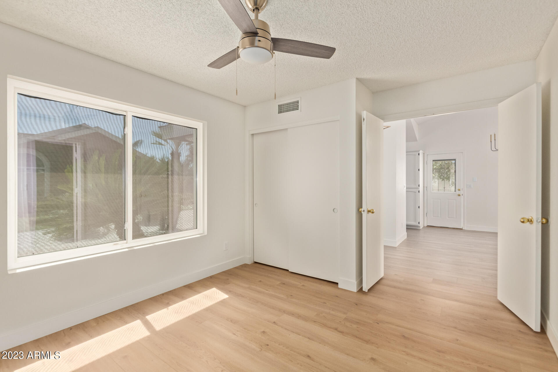 905 E ANNETTE Drive