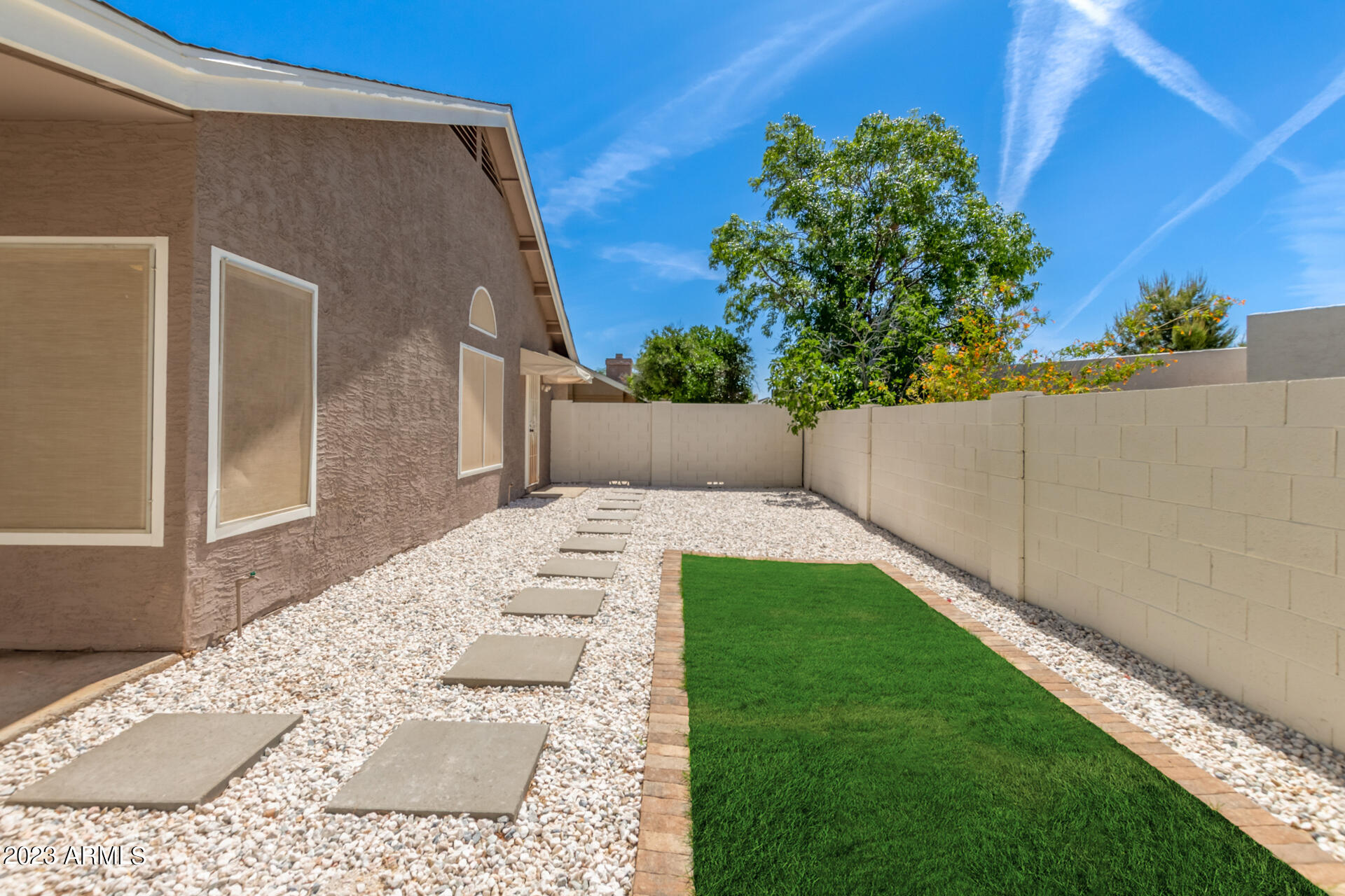 905 E ANNETTE Drive