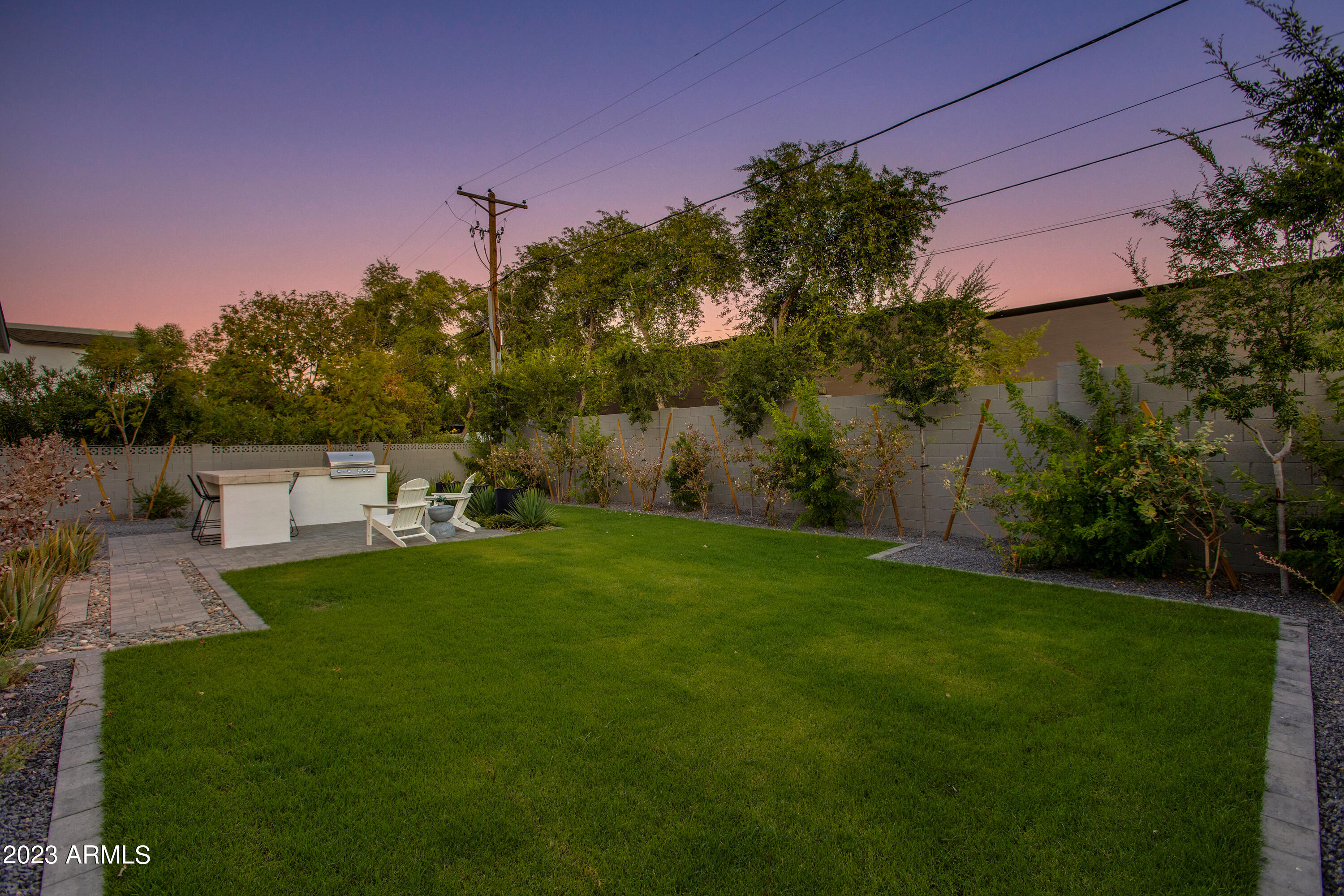 4009 E DEVONSHIRE Avenue