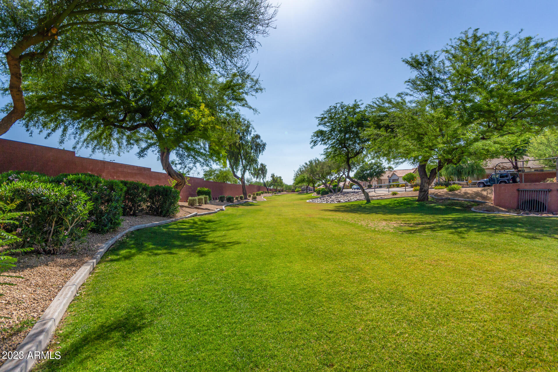 928 E Pontiac Drive