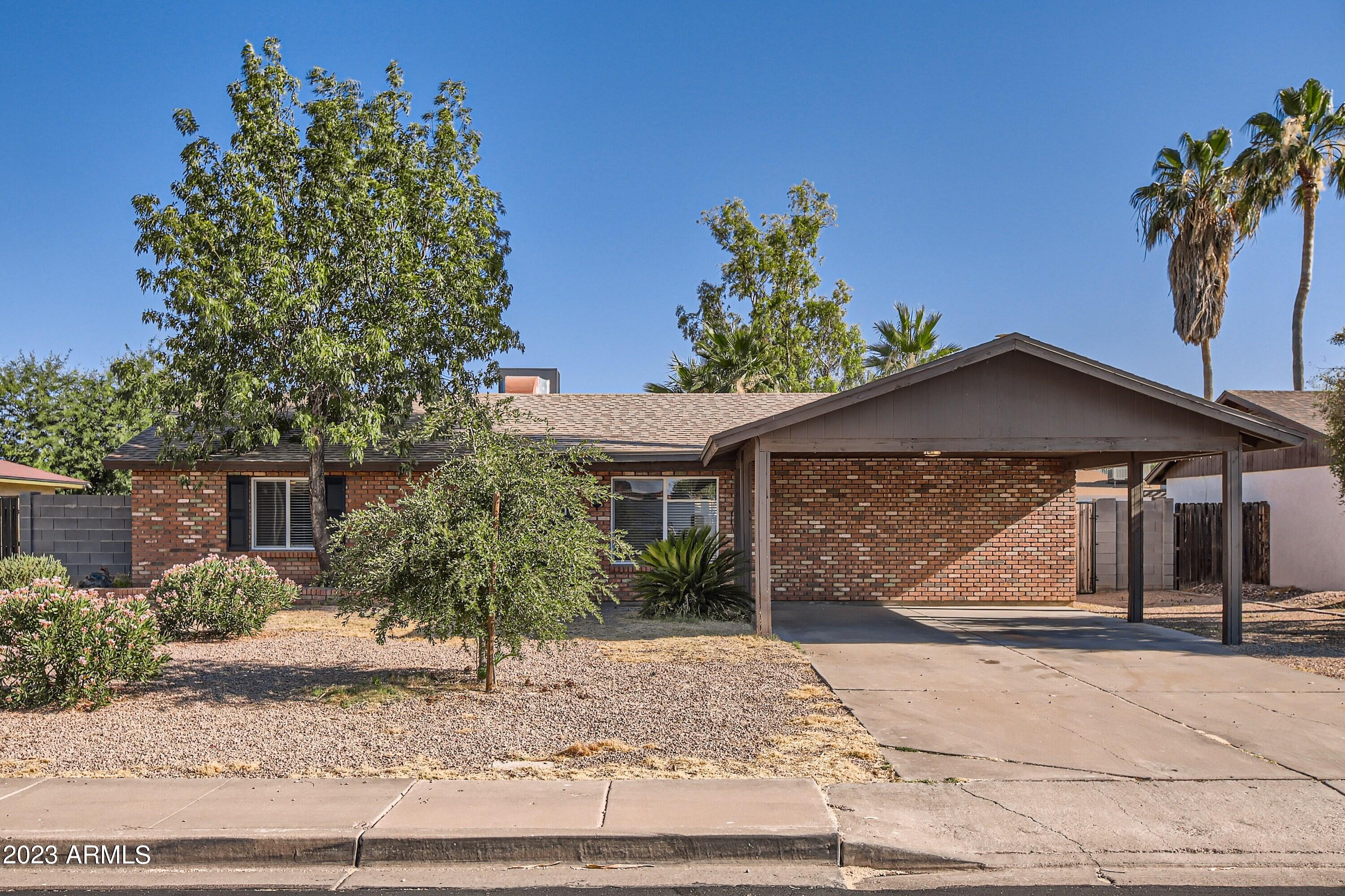 2535 E JUANITA Avenue