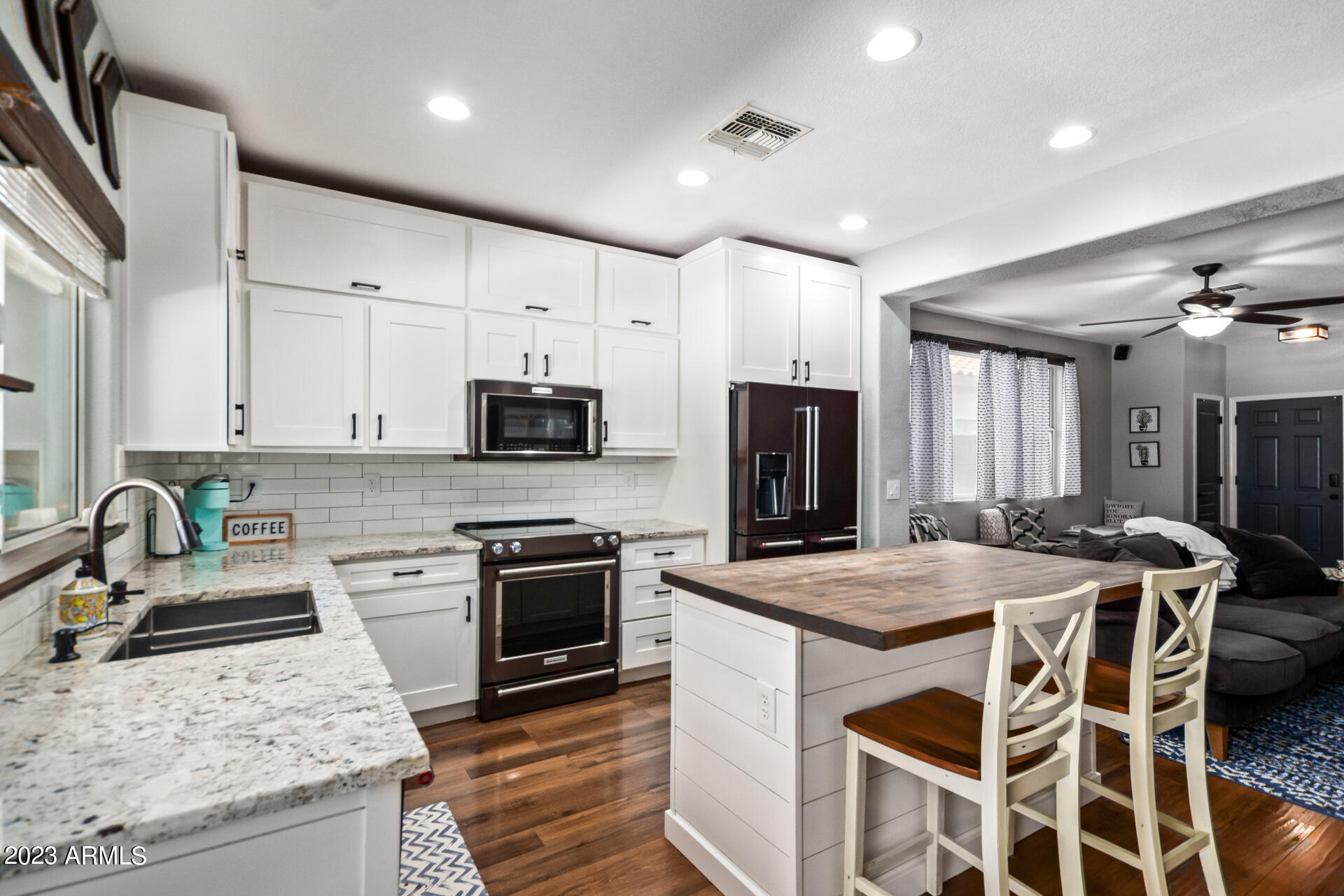 8402 W MARY ANN Drive