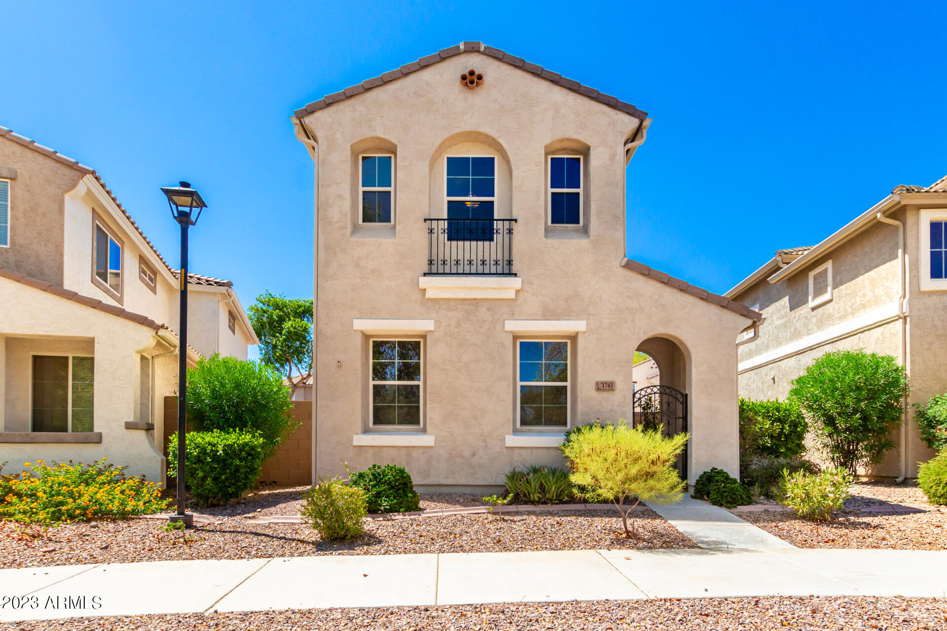 1743 S CHATSWORTH --