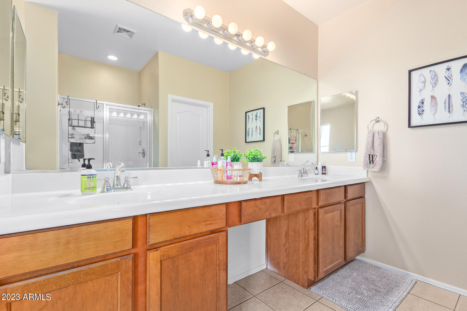 1743 S CHATSWORTH --