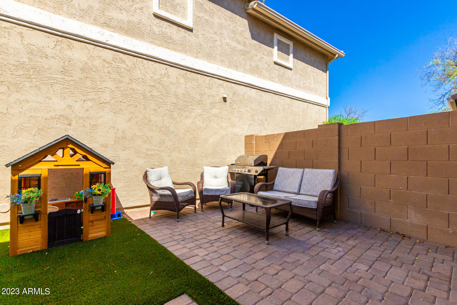 1743 S CHATSWORTH --