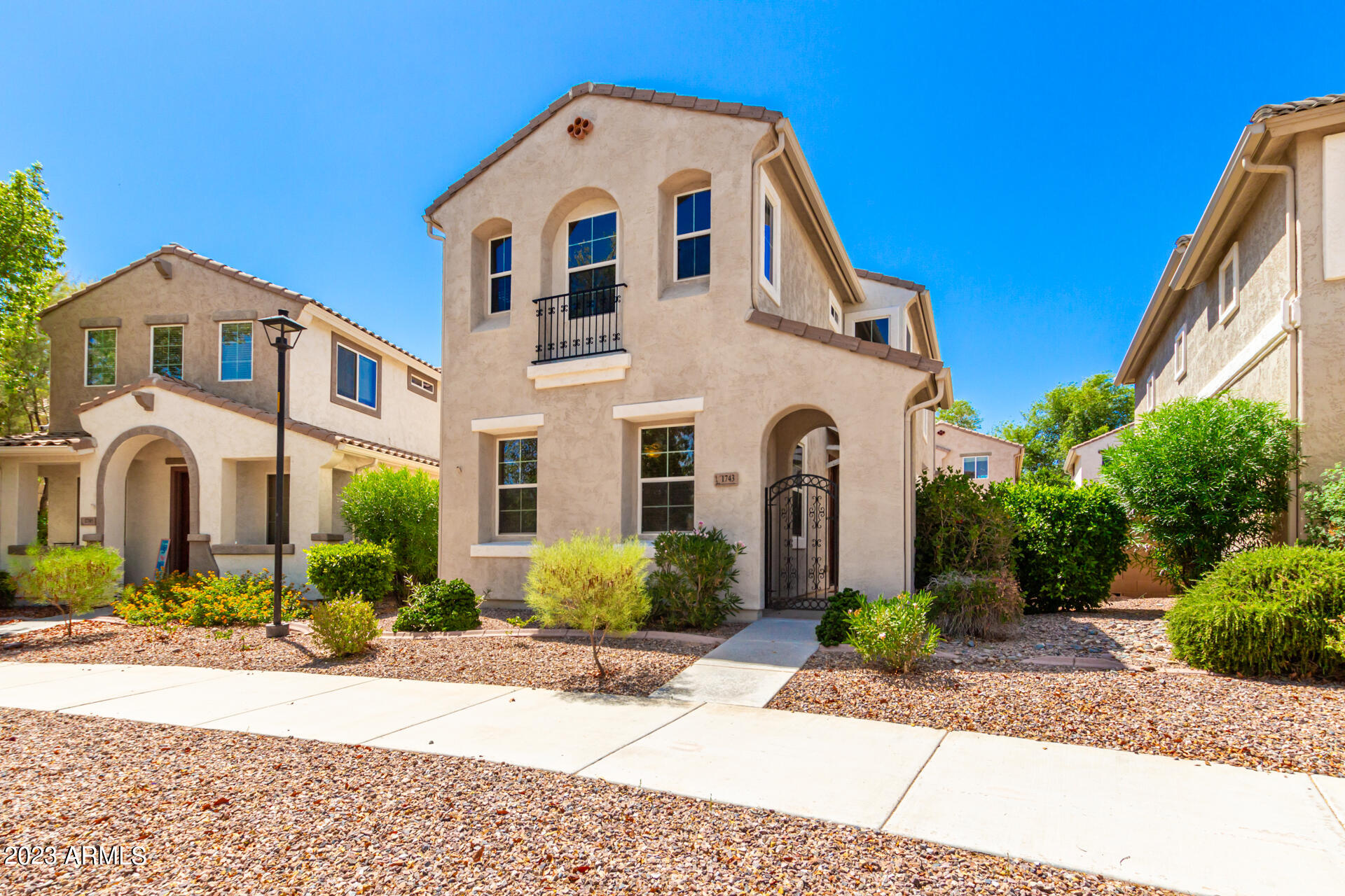 1743 S CHATSWORTH --