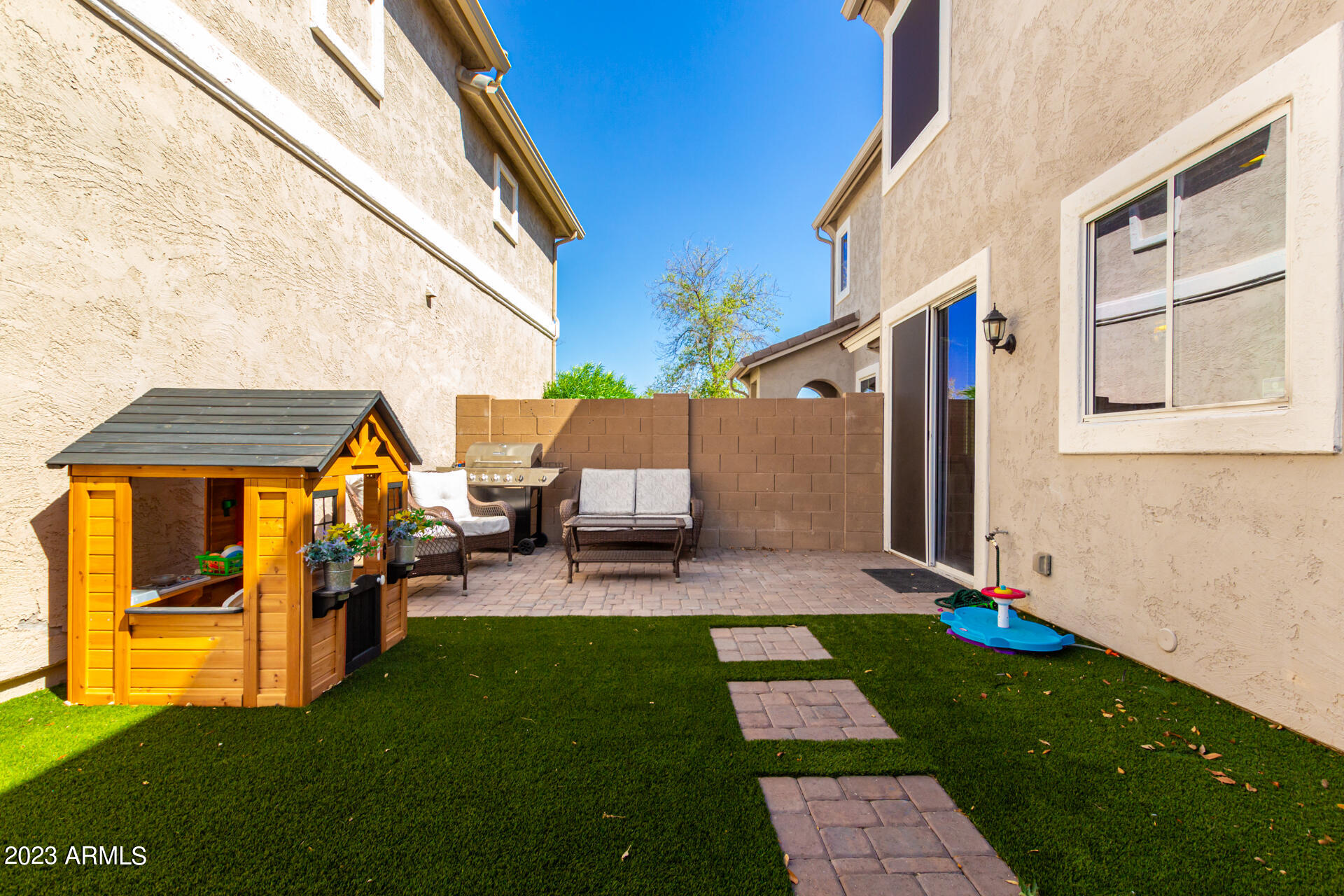 1743 S CHATSWORTH --