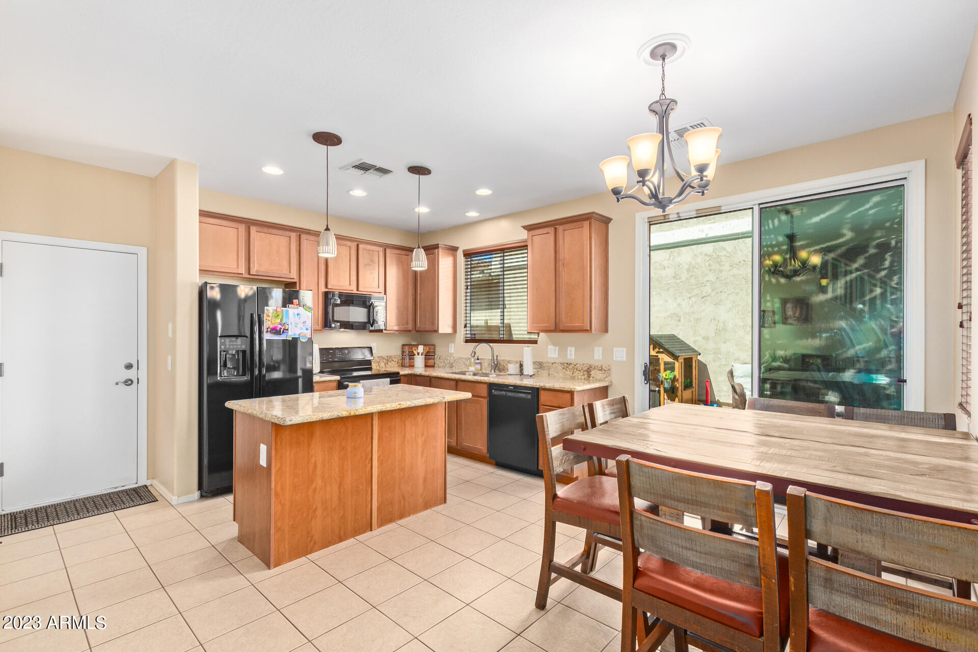 1743 S CHATSWORTH --
