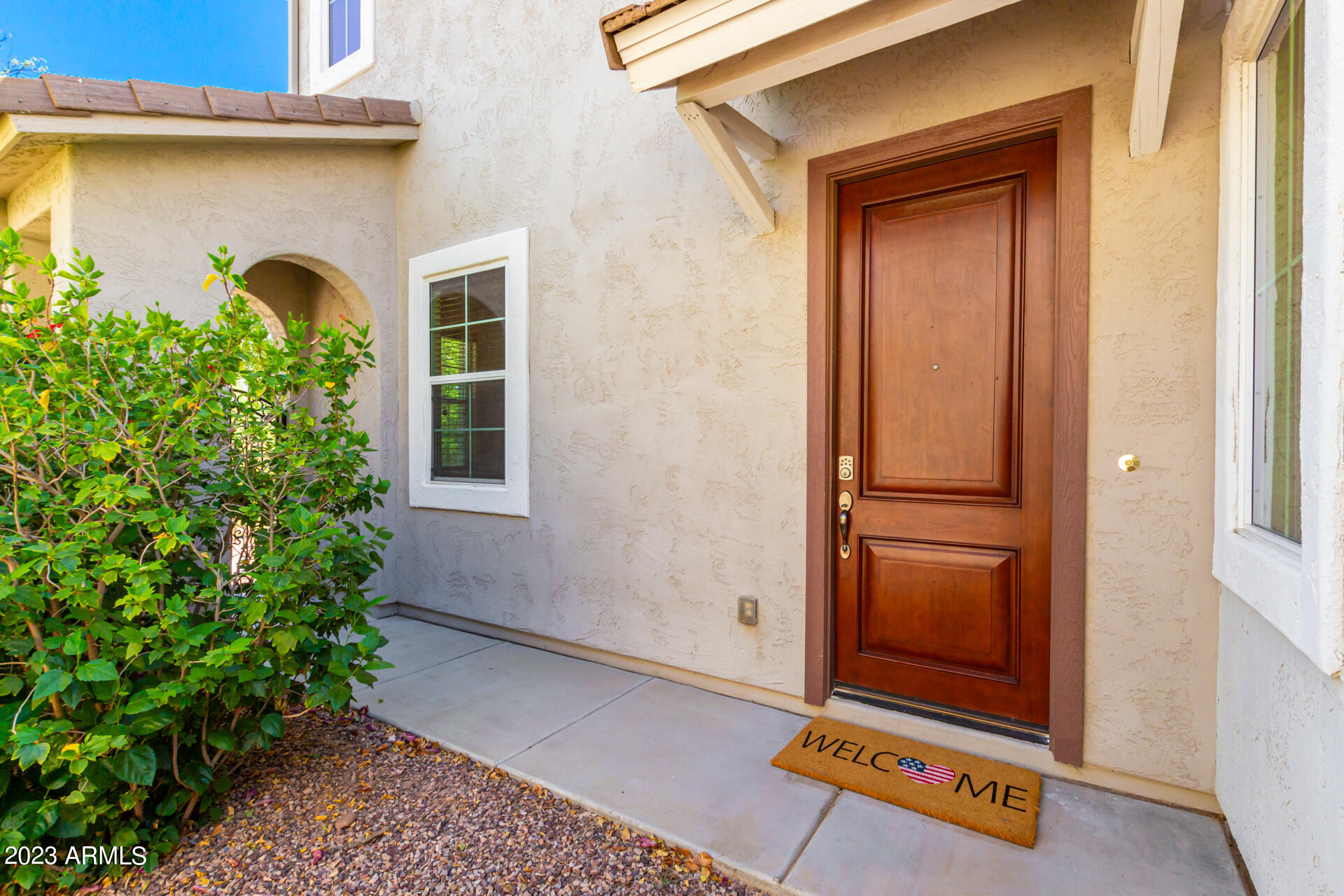 1743 S CHATSWORTH --