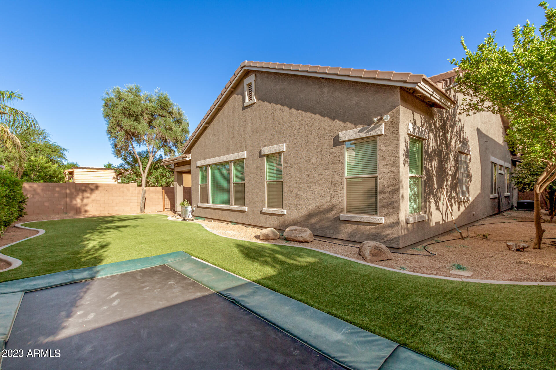 3862 E COMSTOCK Drive