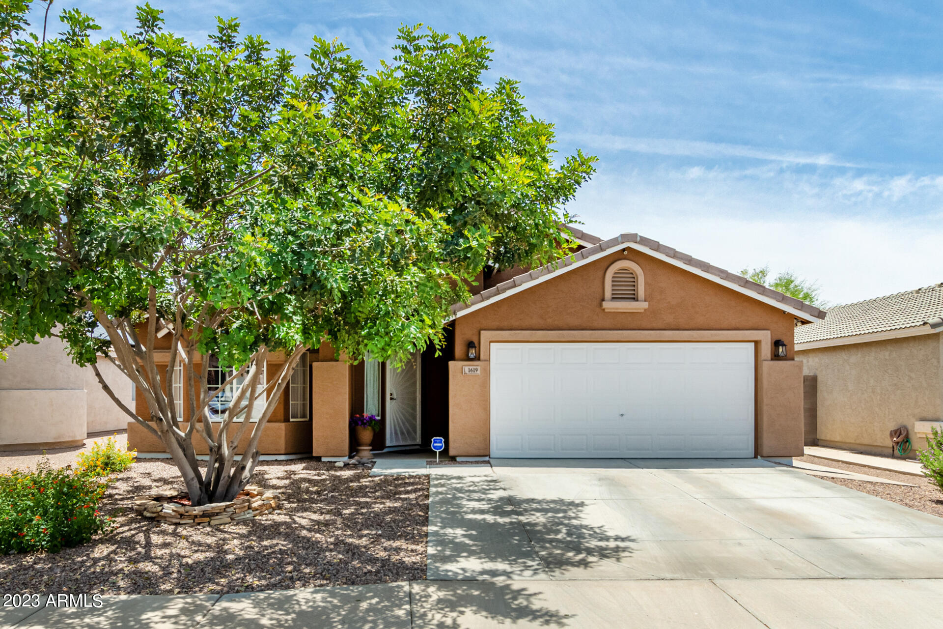 1619 E Silverbirch Avenue