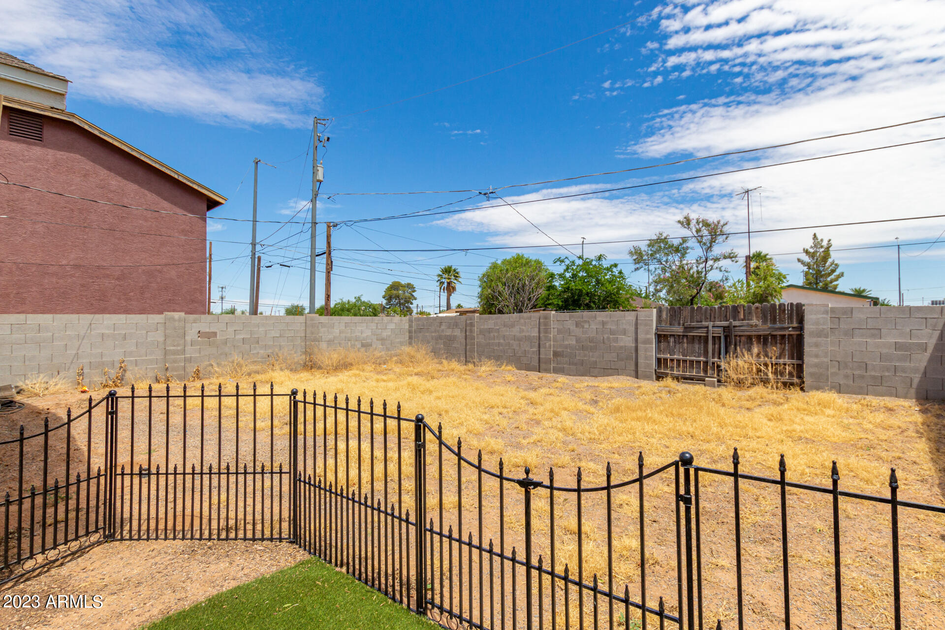 338 E DIRKLEY Avenue