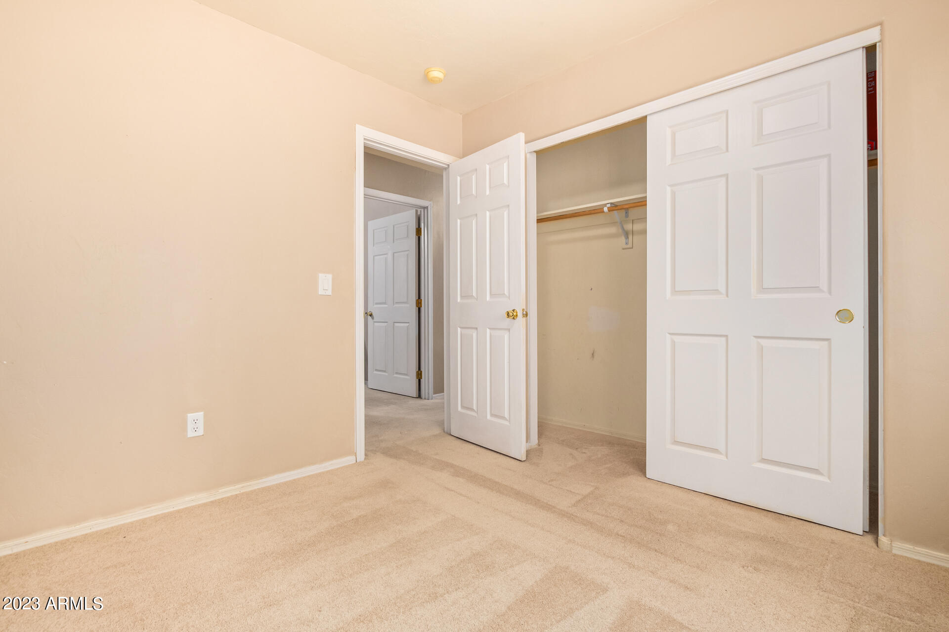 338 E DIRKLEY Avenue