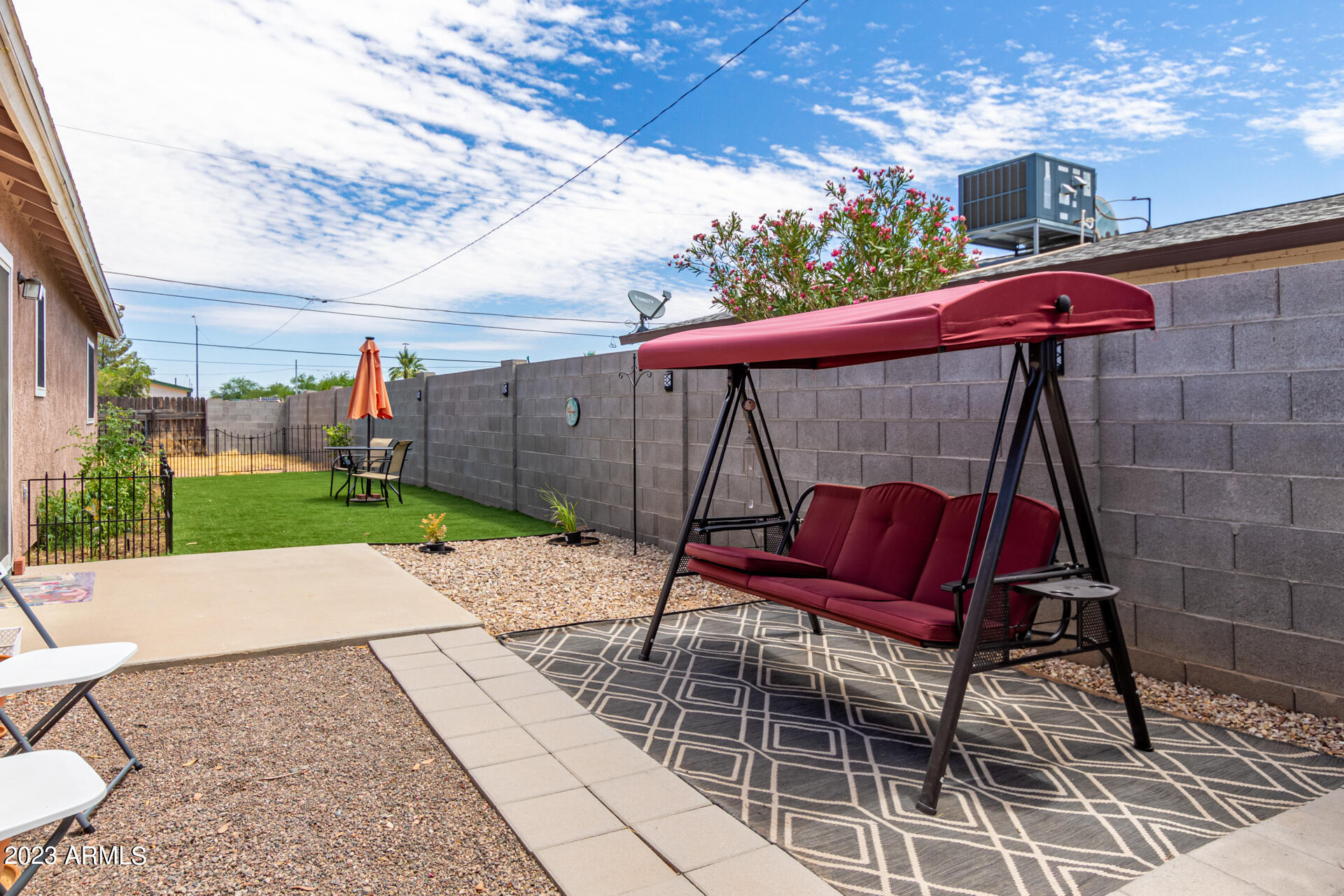 338 E DIRKLEY Avenue