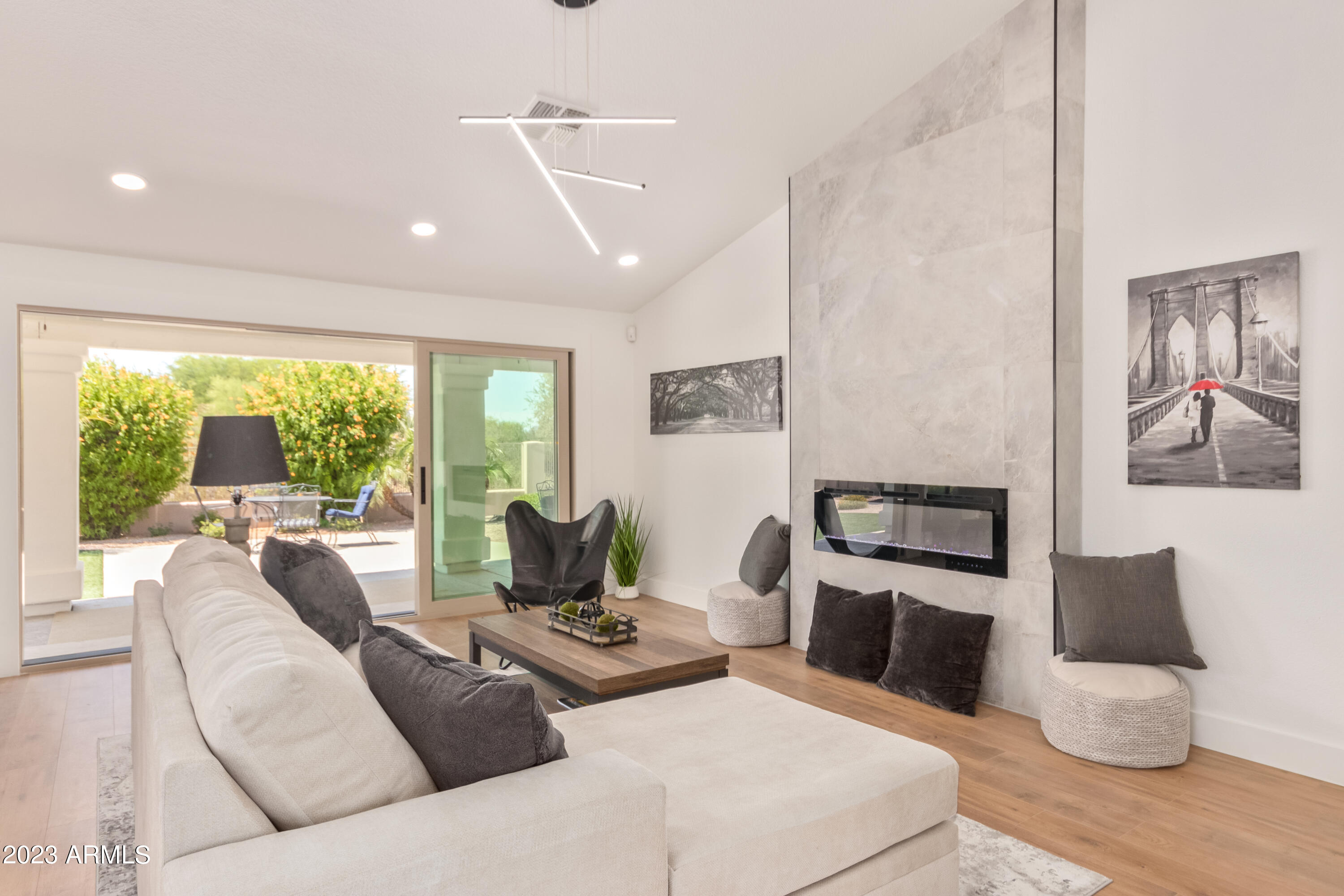 4102 E RANCHO TIERRA Drive