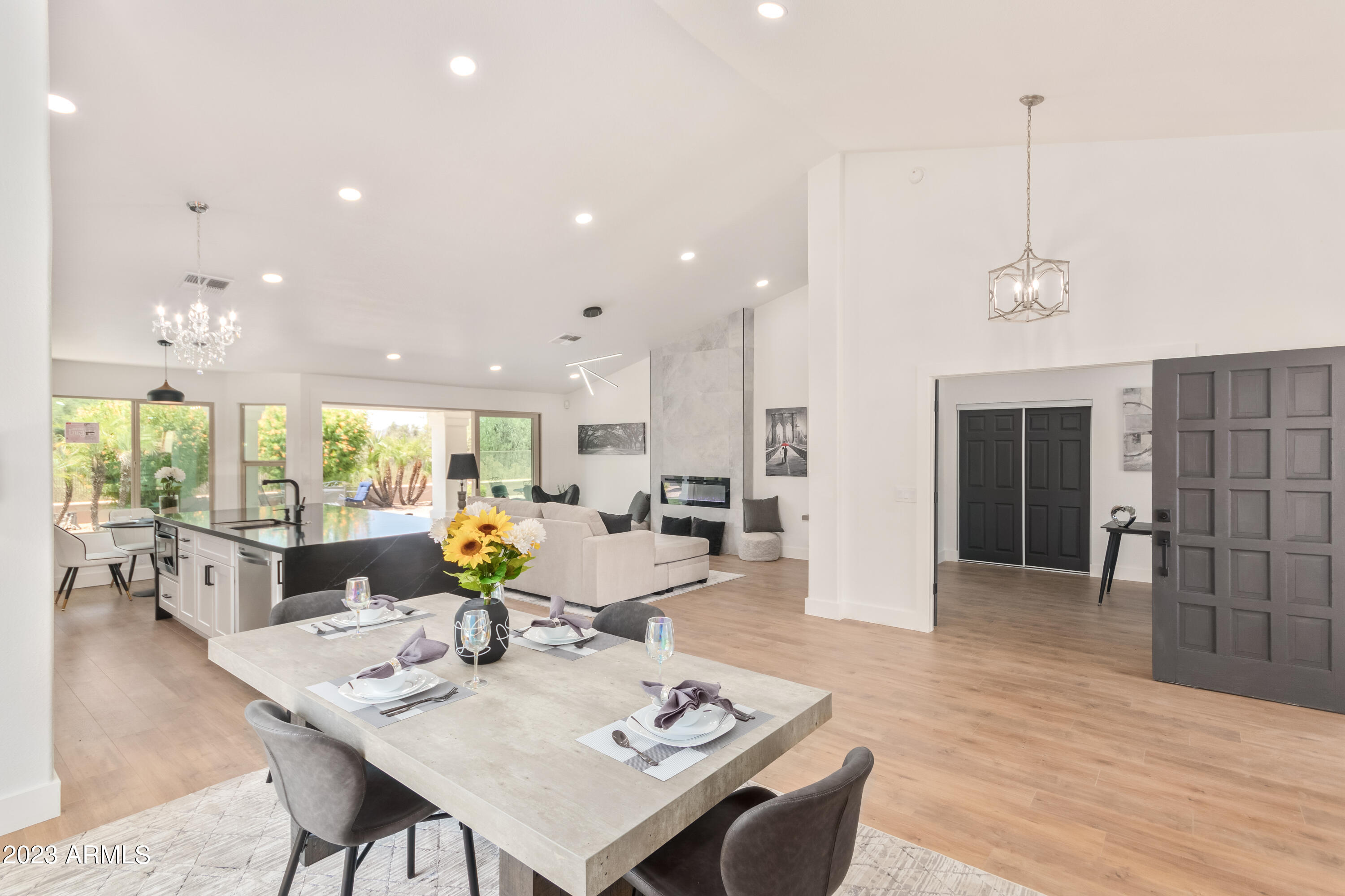 4102 E RANCHO TIERRA Drive