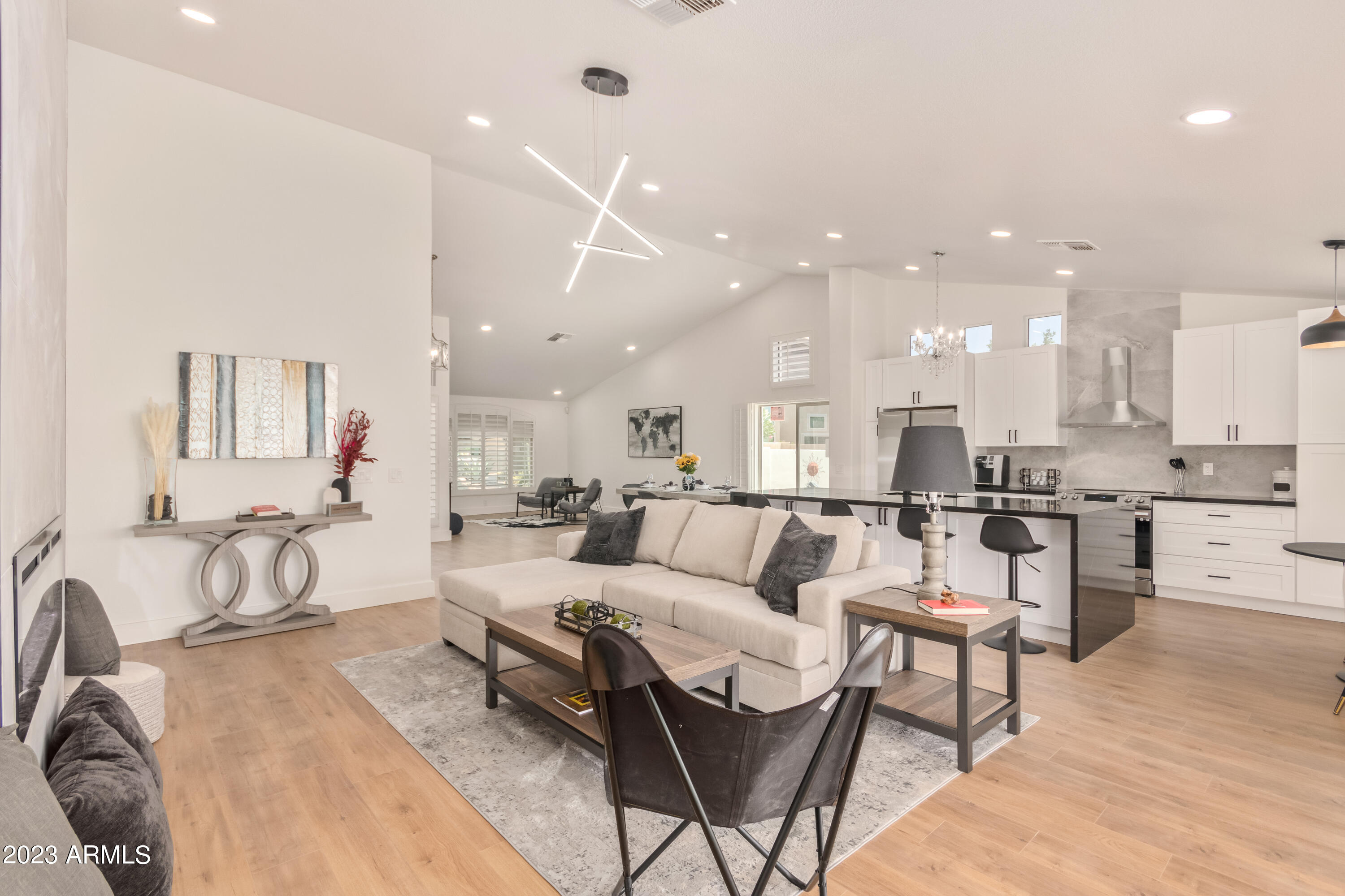 4102 E RANCHO TIERRA Drive
