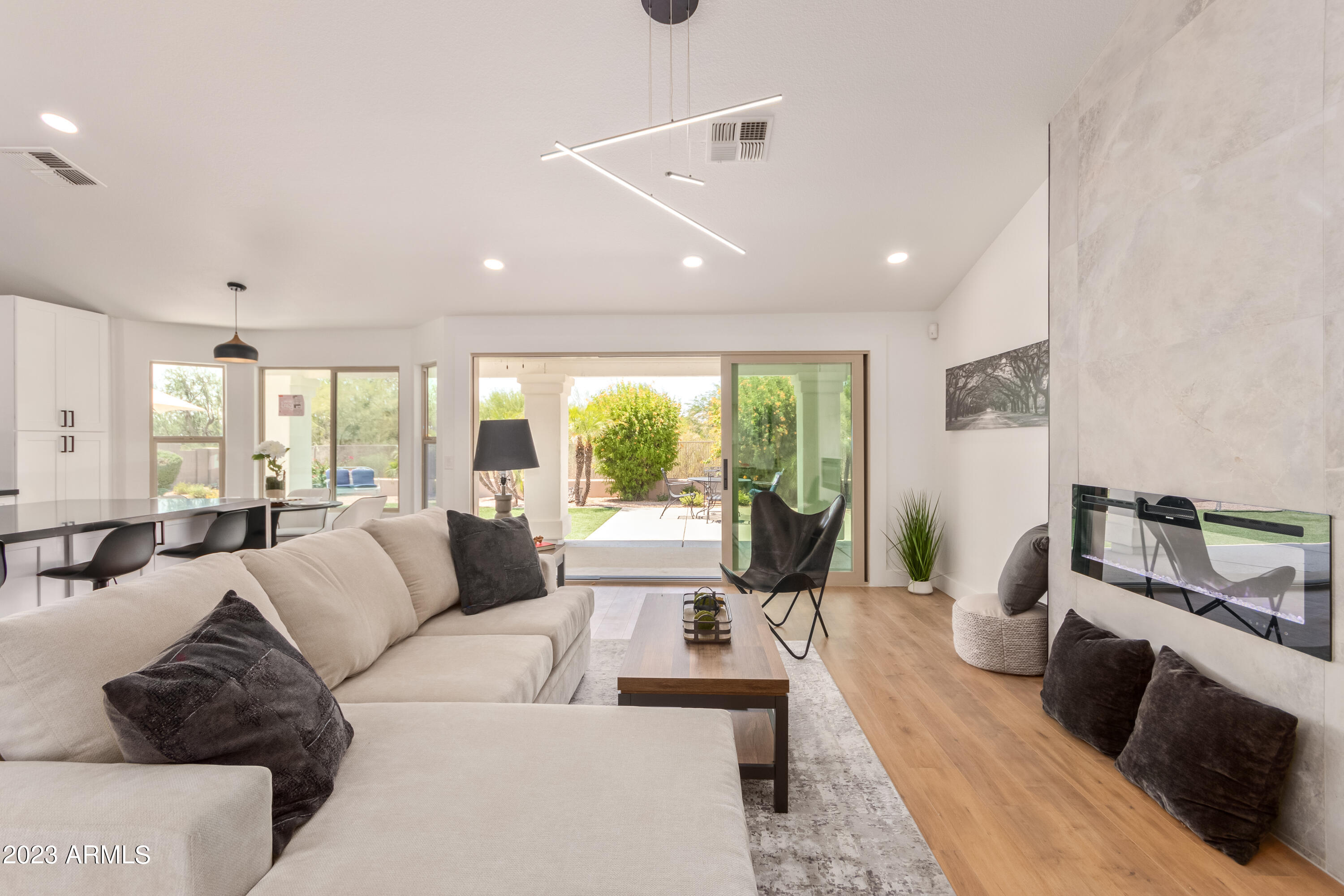 4102 E RANCHO TIERRA Drive