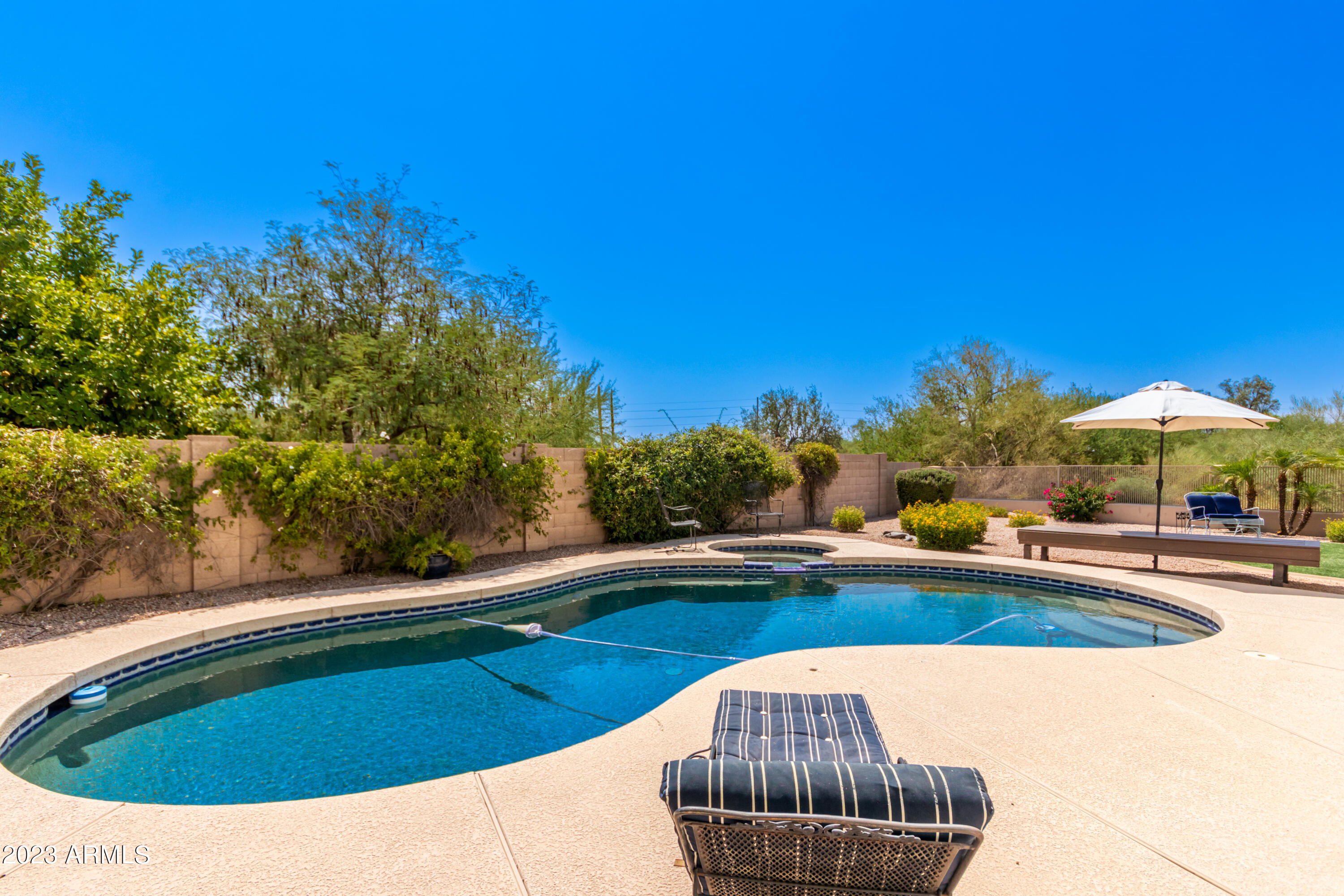 4102 E RANCHO TIERRA Drive