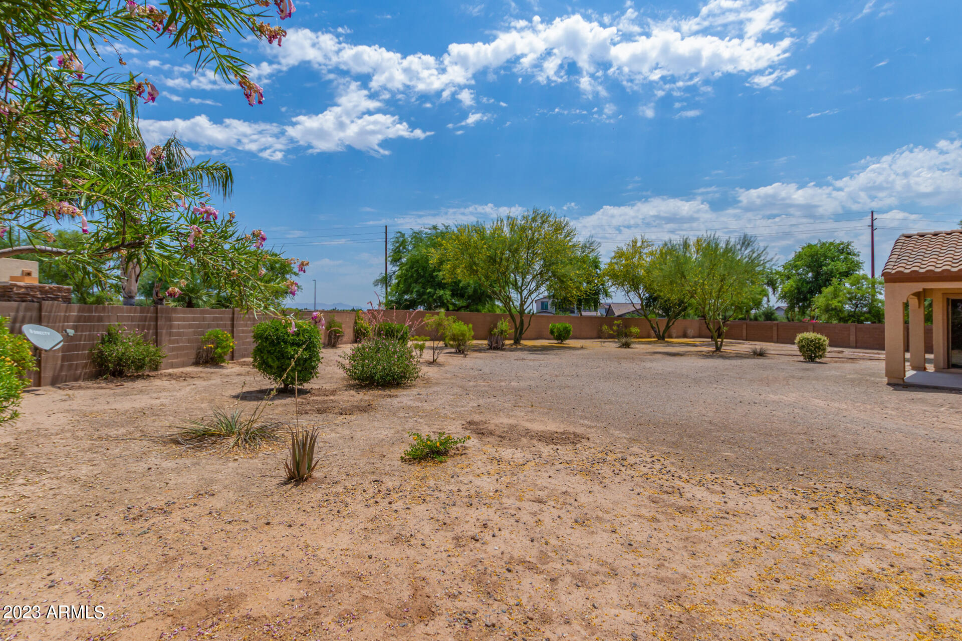 760 E HUMMINGBIRD Way