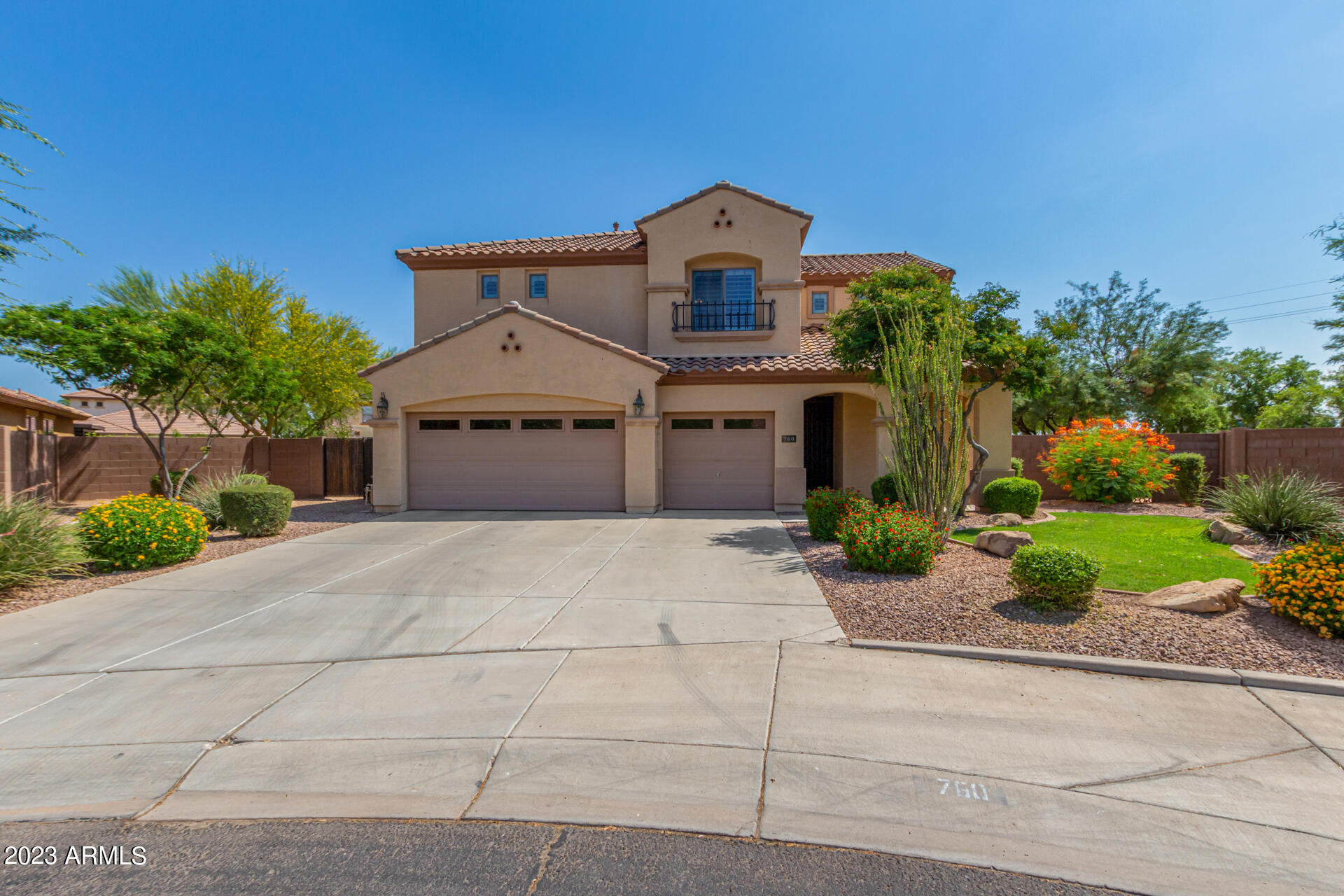 760 E HUMMINGBIRD Way